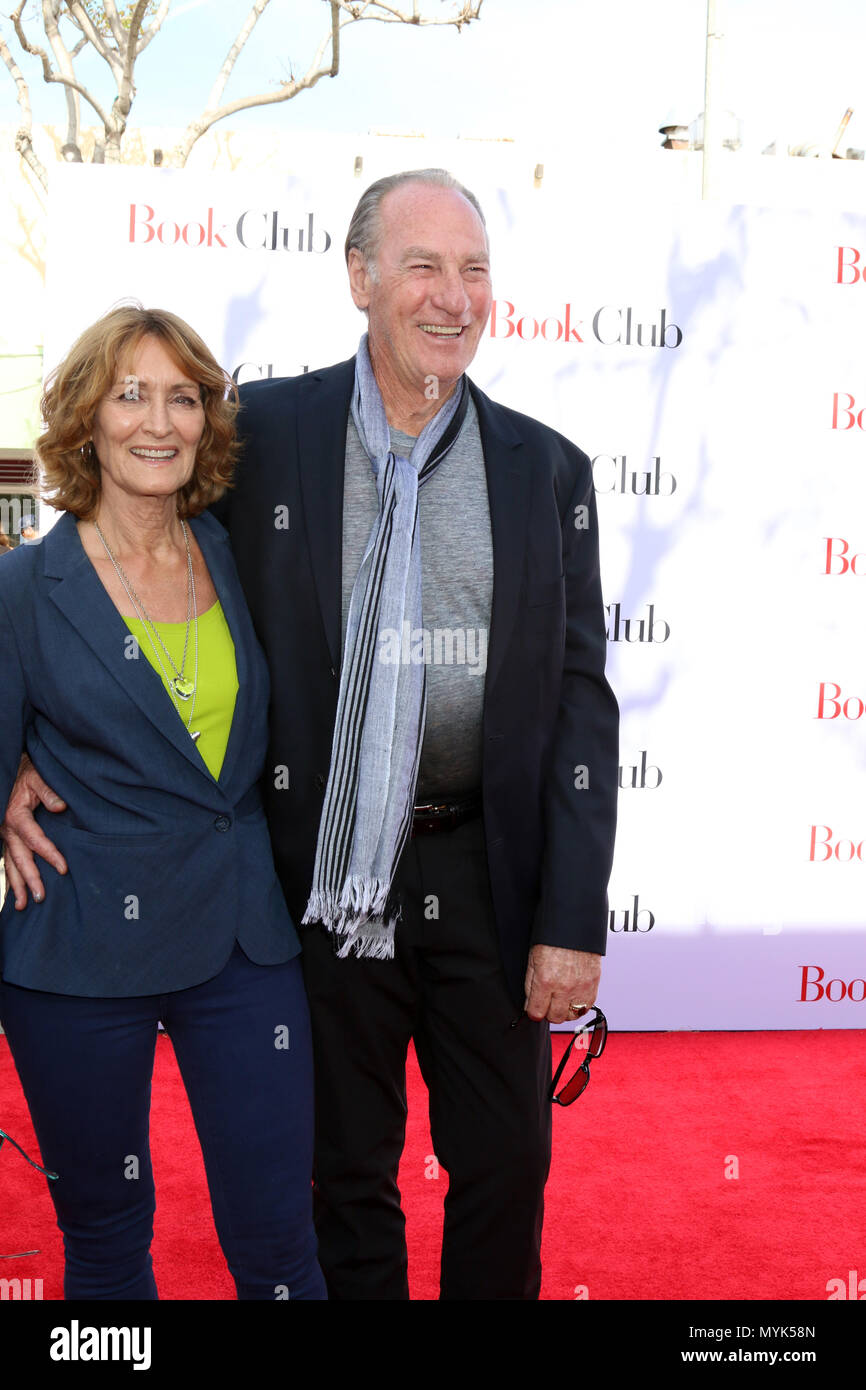 "Club del libro " La Premiere presso il Village Theatre il 6 maggio 2018 a Westwood, CA dotata di: Doria Cook-Nelson, Craig T Nelson dove: Westwood, California, Stati Uniti quando: 07 maggio 2018 Credit: Nicky Nelson/WENN.com Foto Stock