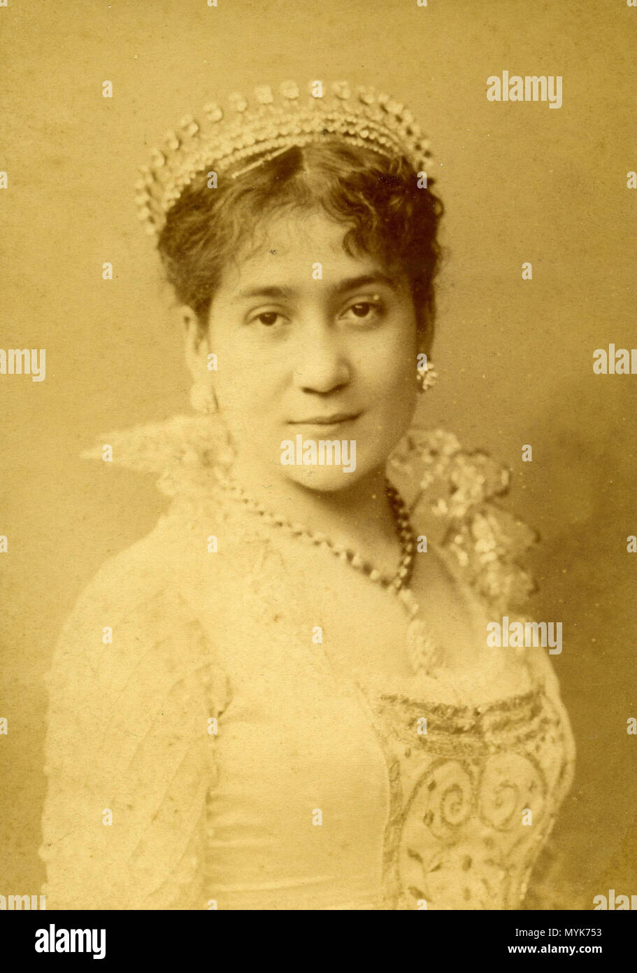 . Inglese: Marie Ismaël Garcin a Lille in fase costume, 1880 . 1880. C. Bocca - Lille - Vers 1880 347 Marie Garcin - Lille vers 1880 Foto Stock