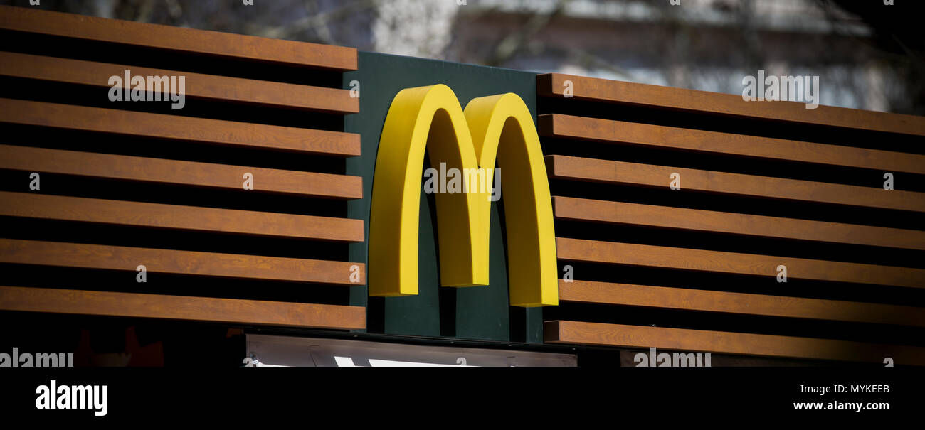 Lisbona, Portogallo, 10 Febbraio 2018: ristorante McDonald's a Lisbona. McDonald's è una catena americana di ristoranti fast food e hamburger. Foto Stock