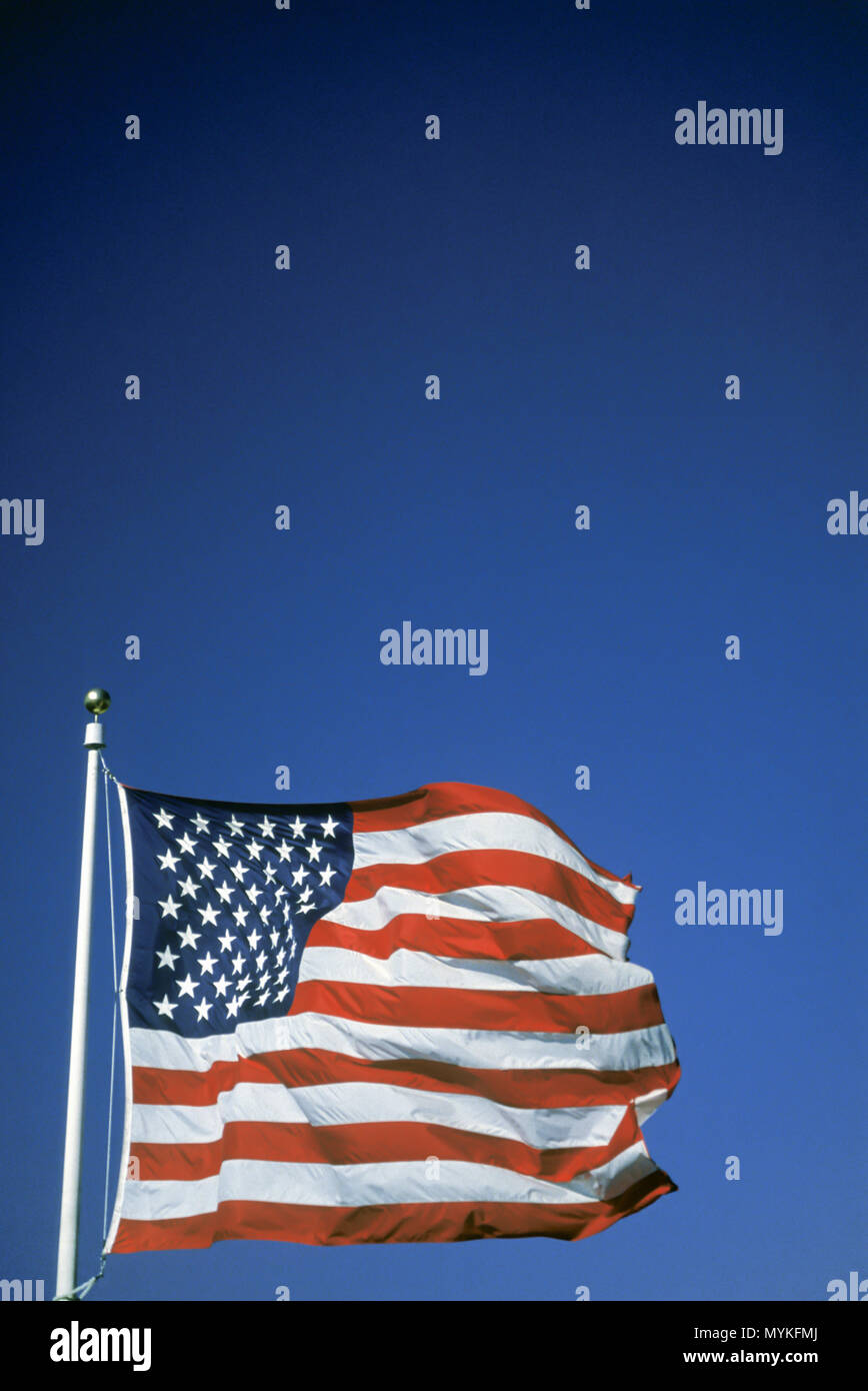 Storico 1992 Stati Uniti con bandiera blu cielo Foto Stock