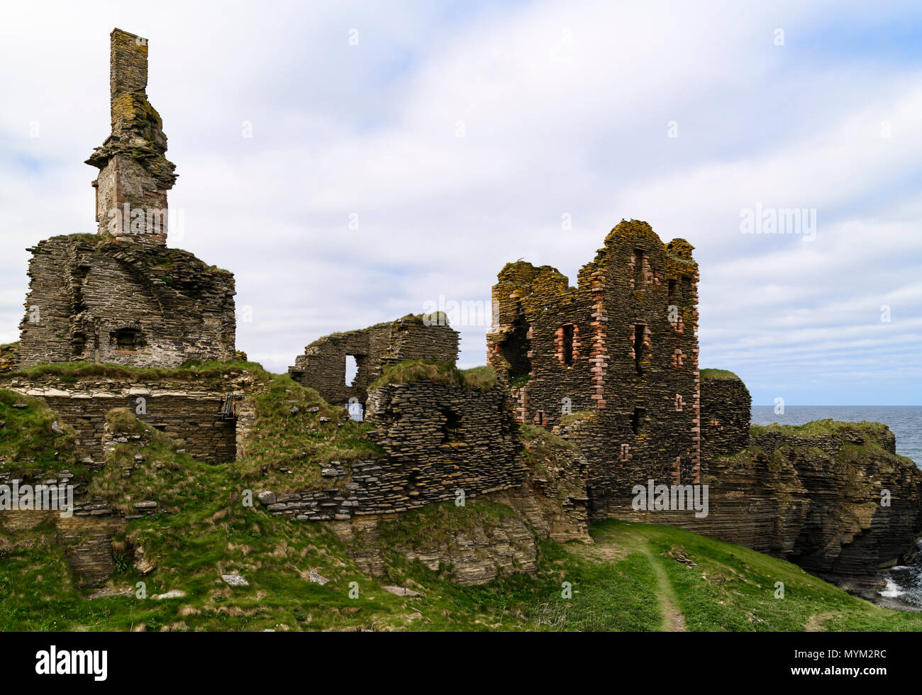 Castello Sinclair Girnigoe sulla testa Noss vicino a Wick, Caithness in Scozia. 22 Maggio 2018 Foto Stock