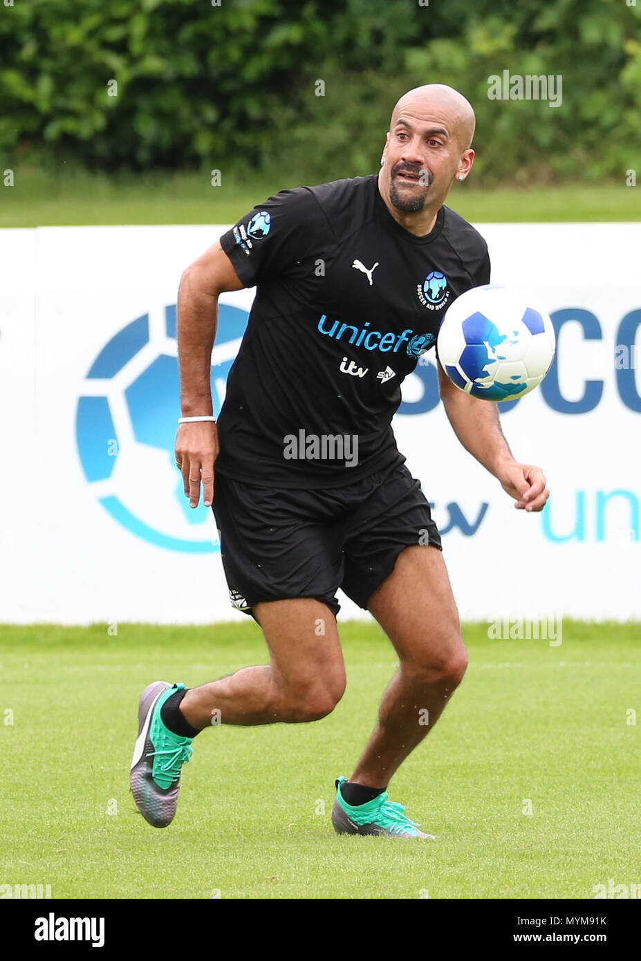 Juan Sebastian Veron durante il mondo XI del team di sessione di allenamento per il calcio aiuti per l'UNICEF a Motspur Park, Londra. Stampa foto di associazione. Picture Data: giovedì 7 giugno 2018. Vedere PA storia SOCCER Aiuto. Foto di credito dovrebbe leggere: Isabel Infantes/PA FILO Foto Stock
