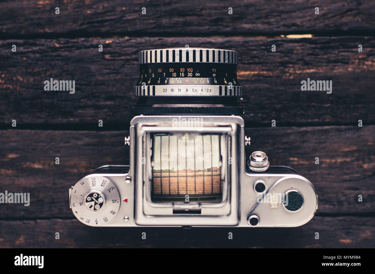 Macchina fotografica analogica immagini e fotografie stock ad alta  risoluzione - Alamy