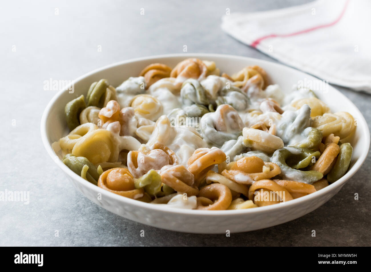 Yogurt per bambini immagini e fotografie stock ad alta risoluzione - Alamy