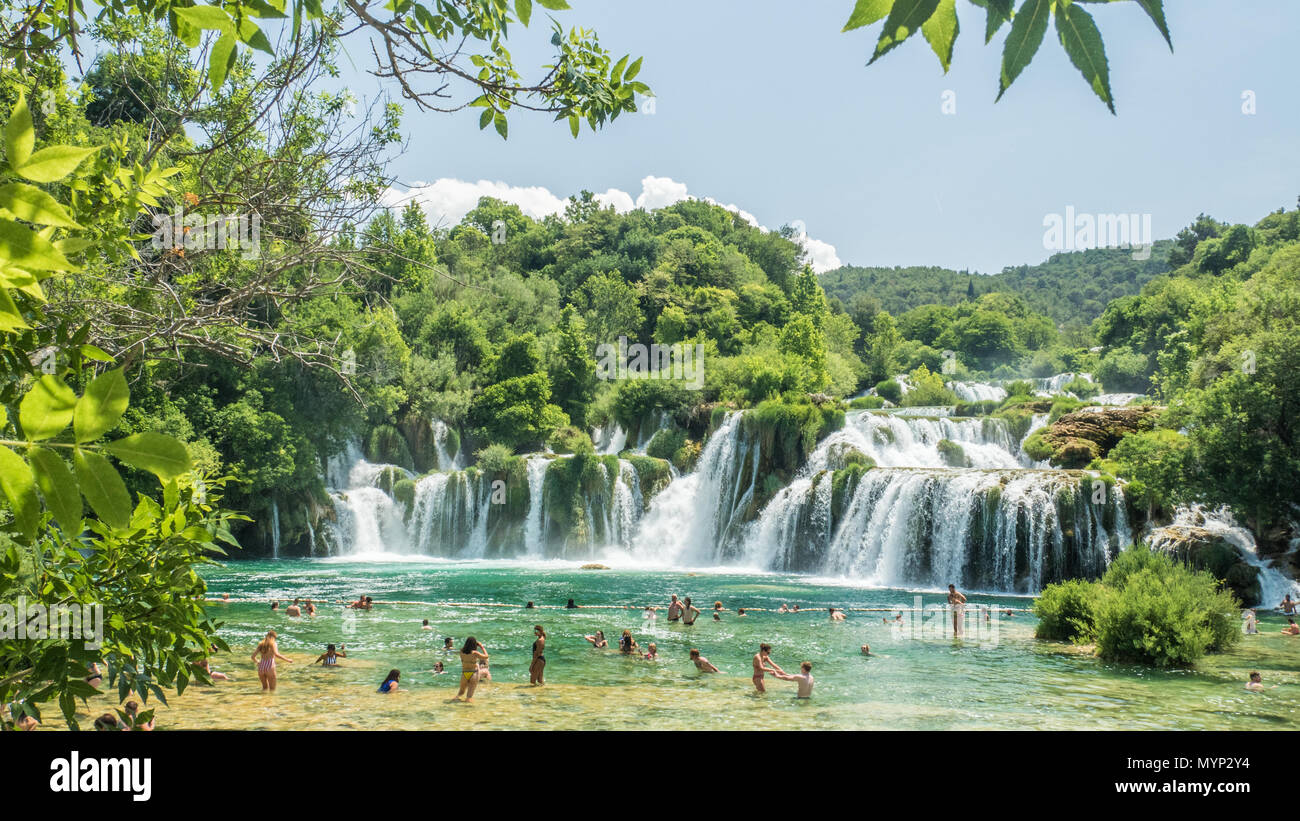 Krka National Park situato lungo il fiume Krka in Croazia. E' famosa per una serie di 7 cascate e sentieri naturalistici. Foto Stock