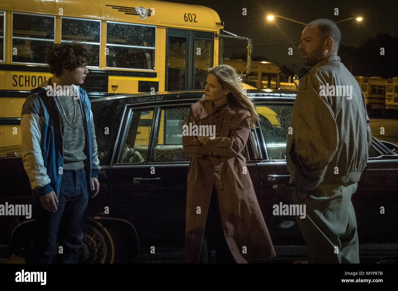 Data di rilascio: Settembre 14, 2018 Titolo: White Boy Rick STUDIO: Columbia Pictures Regista: Yann Demange trama: la storia di un'adolescente Richard Wershe Jr., che divenne un informatore coperto per l'FBI durante gli anni ottanta e infine è stato arrestato per traffico di droga e condannato a vita in prigione. STARRING: RICHIE MERRITT come Richard Wershe Jr, Jennifer Jason Leigh come agente FBI Alex Snyder, RORY COCHRANE come agente FBI Frank Byrd (credito Immagine: © Columbia Pictures/Entertainment Immagini) Foto Stock