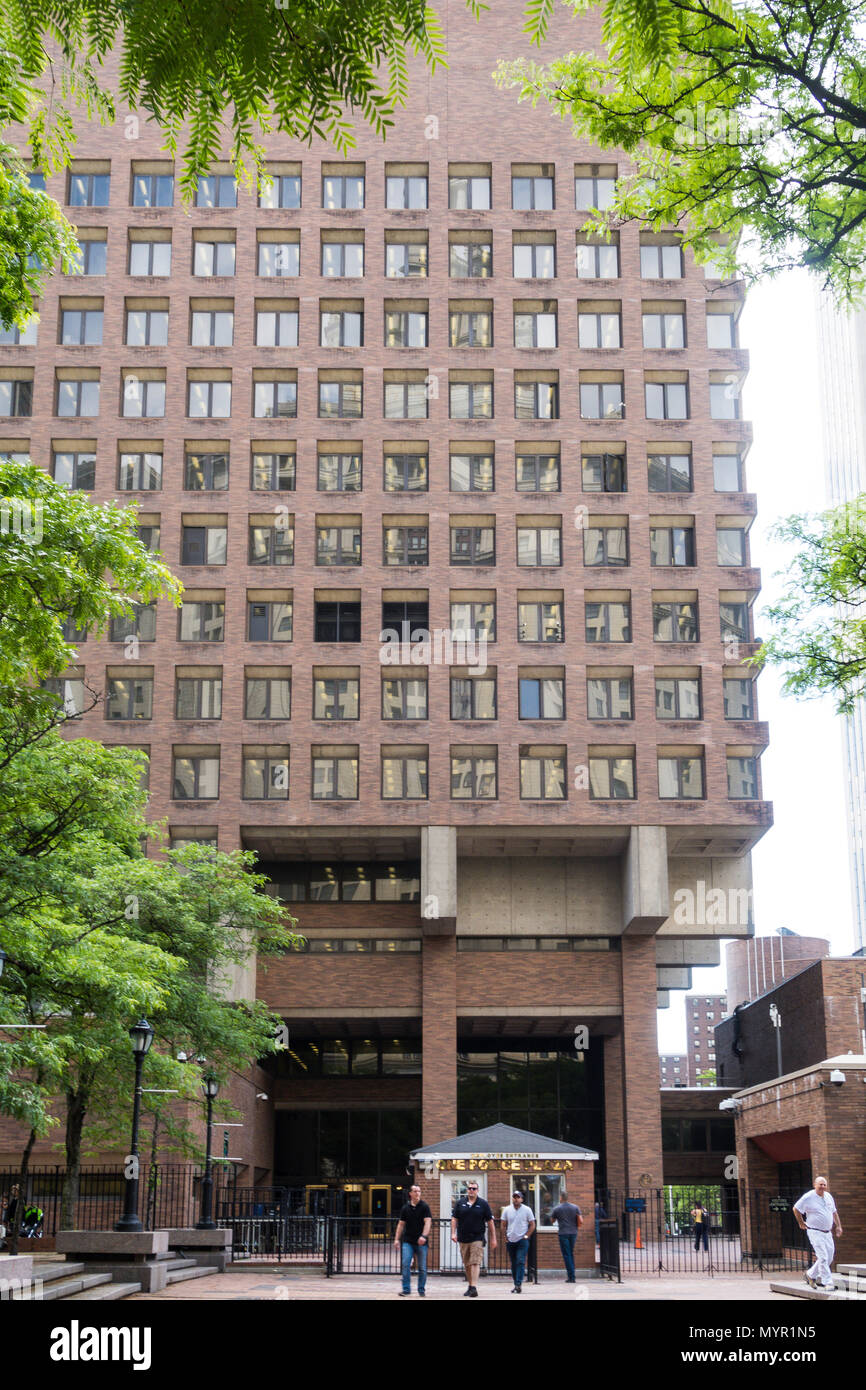 New York City Quartier generale di polizia, Dipendenti ingresso, uno di polizia Plaza, NYC Foto Stock