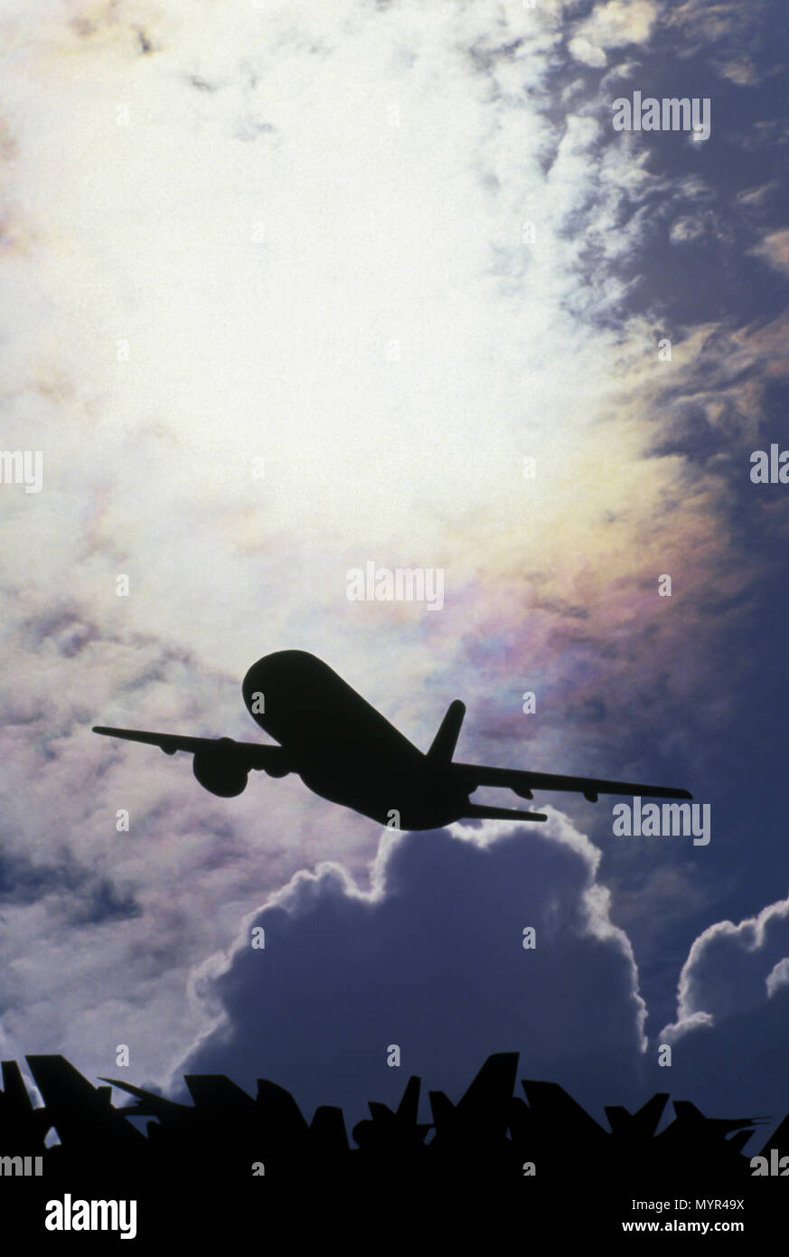 1992 Silhouette storico di volo aereo commerciale Foto Stock