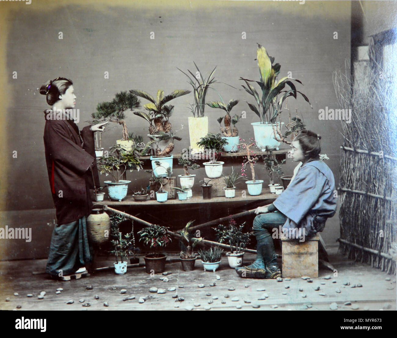 . Français : Photographies peintes du Japon datant d'avant 1886, d'aprés une nota marqué sur le livret contenant les photos. Auteur présumé des photos originales: Adolfo Farsari. Inglese: fotografia dipinta dal Giappone, risalenti a prima del 1886, secondo una nota scritta sull'album contenente le fotografie. Presunto autore della foto originale: Adolfo Farsari. prima del 1886. Adolfo Farsari (1841 - 1898) fotografie HDR da Esby (PARLA) 269 Japon-1886-05 Foto Stock