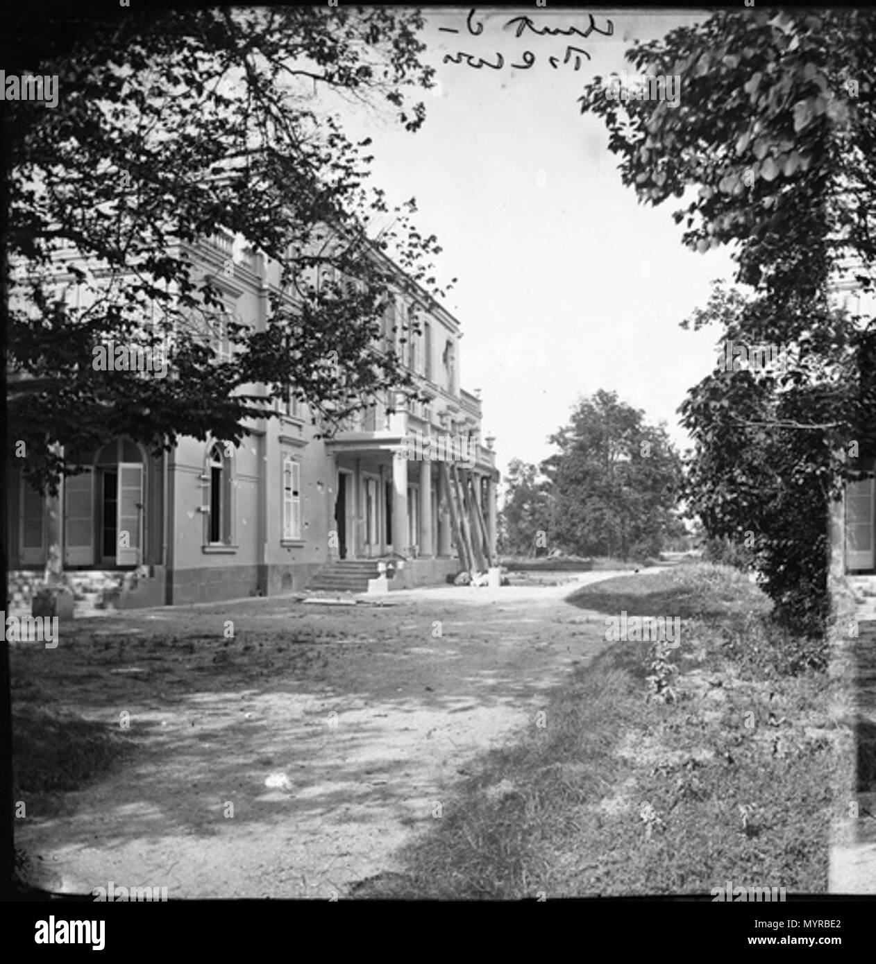 60479-18 Guerre de 1870-1871. Château de Bécon, batteria. Courbevoie (Hauts-de-Seine), postérieur au 28 mai 1871. Photographie de Hippolyte Blancard (1843-1924). Détail d'une vue stéréoscopique. Bibliothèque historique de la Ville de Paris. 22 Château du parc de Bécon 02 Foto Stock