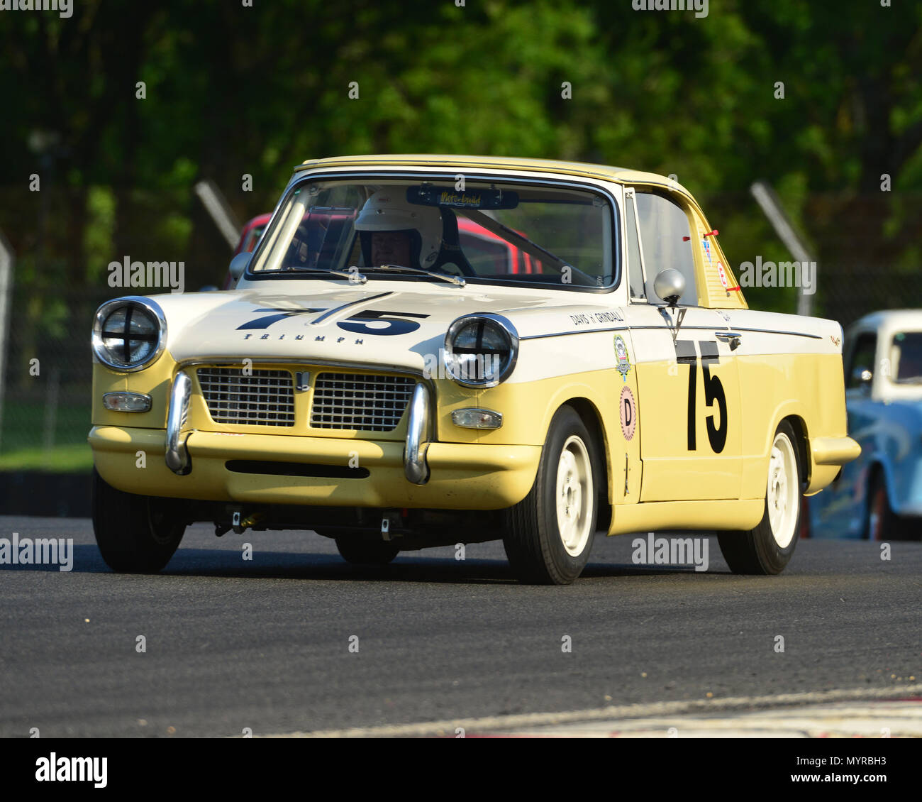 Julian Grindall, Darryl Davis, Triumph Herald Coupe, HRDC Touring grandi, TCR UK weekend di gara di Brands Hatch, giugno 2018, auto racing, auto, rac del circuito Foto Stock