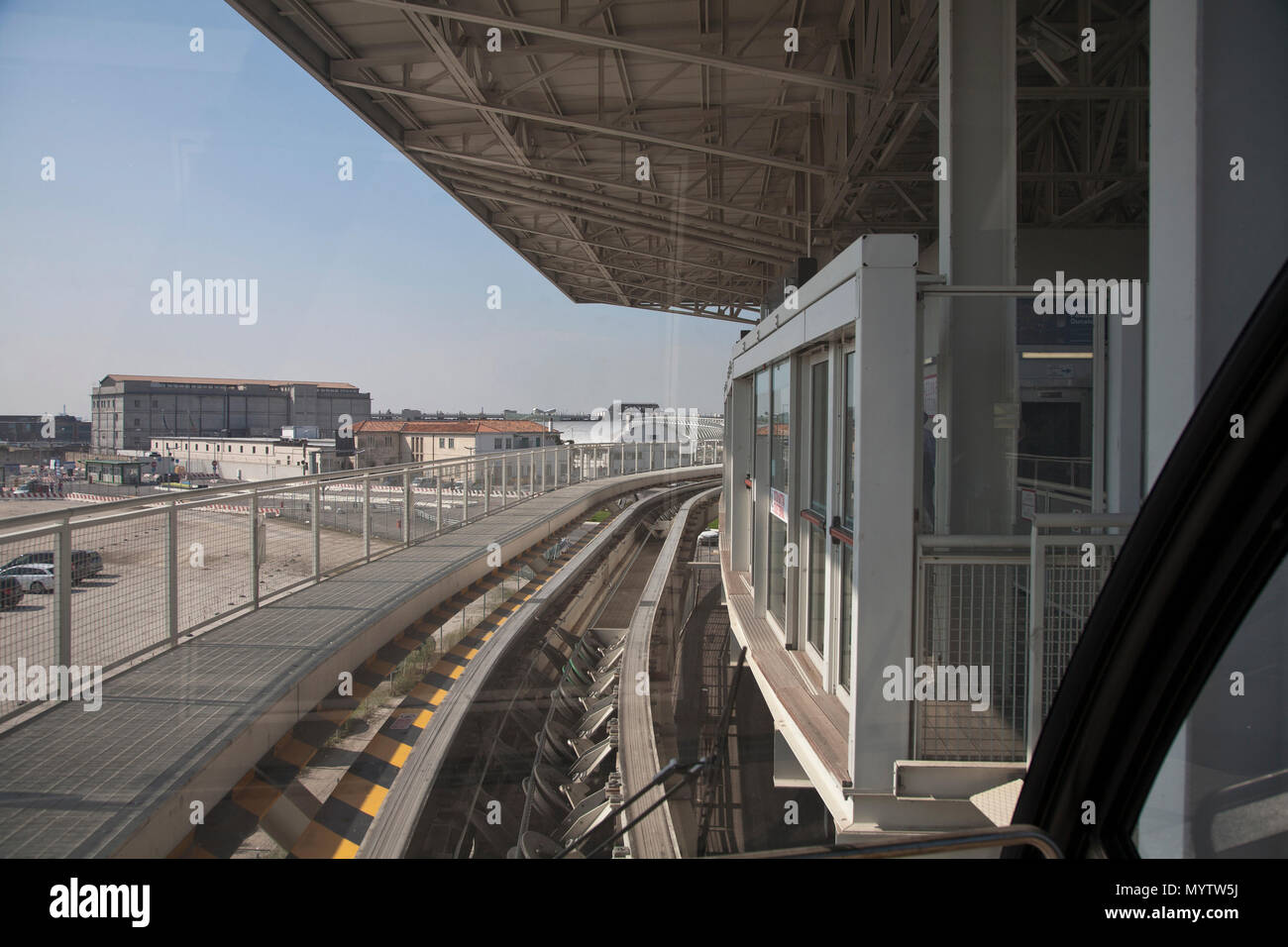 8 settembre 2014 - Venezia, Italia: Vie curva attorno ad un sistema di trasporto che trasporta passeggeri intorno a Venezia, Italia Foto Stock