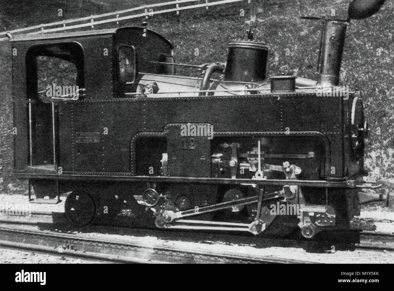 . Deutsch: Zahnradlocomotive (system Abt) H n. 12 der Wengernalpbahn, gebaut 1896 inn der schweizerischen Locomotiv- und zů Machines-Fabrique Winterthur (Tess.-Nr. 977), 1909 außer Dienſt geſtellt und anſchließend abgebrochen. . Tra il 1895 e il 1910. 1 sconosciuto 12HWABi Foto Stock