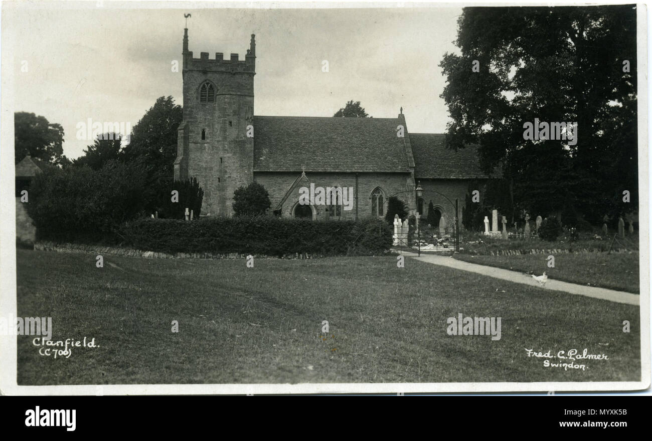 . Inglese: cartolina della chiesa di Inghilterra chiesa parrocchiale di Santo Stefano a Clanfield, Oxfordshire, Inghilterra. Il fotografo è stato Fred C. Palmer di Torre Studio, Herne Bay, Kent ca. 1905-16, e di 6 Cromwell Street, Swindon ca. 1920-36. Morì nel 1941. La cartolina viene spedito per posta 1930. Punti di interesse il cimitero contiene nuovi, bianco lapidi. La modifica di questo è un inedito di scansione di una stampa storico che ha oscurato con l'età, ma sarebbe inopportuno per regolare la luminosità perché dettaglio sarebbe persa in più chiare o più scure aree. È suggerito che le modifiche di questa immagine da caricare Foto Stock