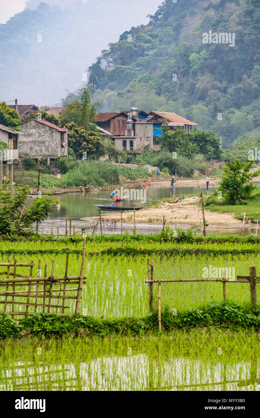 Ba essere Village, Bắc Kạn Provincia del Vietnam del Nord Foto Stock