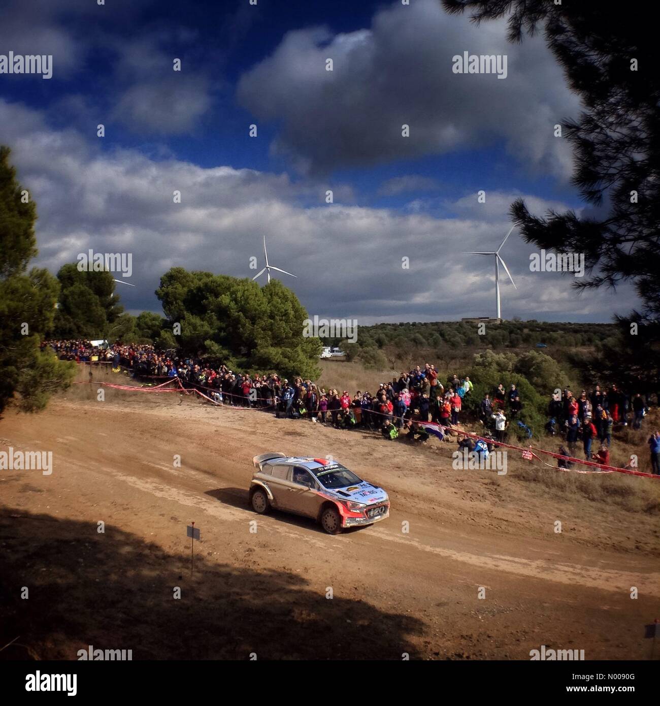 14/10/2016 WRC World Rally Championship-RACC Rally de España SS7 Terra Alta 2 [La Fatarella] - Daniel Sordo/Marc Marti nel loro Hyundai i20 WRC rally car, Catalogna, Spagna. Foto Stock