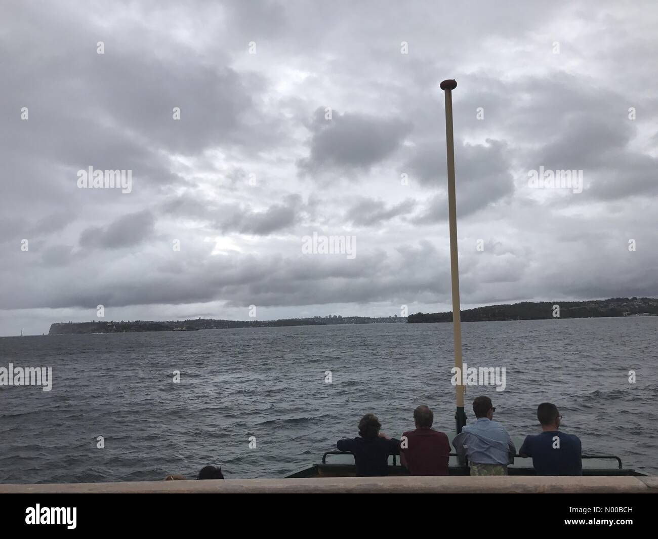 Sydney, Australia. Il 3° marzo 2017. Meteo: pioggia e vento sulla Manly Ferry di Sydney, Australia. Credito: Richard Milnes/StockimoNews/Alamy Live News Foto Stock