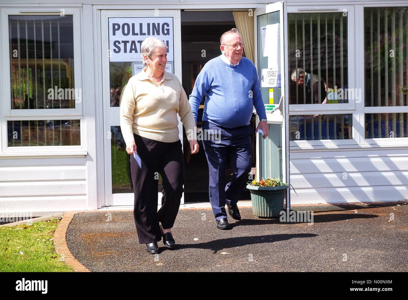 Elezioni locali UK - Worcester, Regno Unito - giovedì 3 maggio 2018 - Gli elettori arrivano alla casa Dancox stazione di polling per le elezioni locali oggi per Worcester City Council per un terzo dei seggi del Consiglio Foto Stock