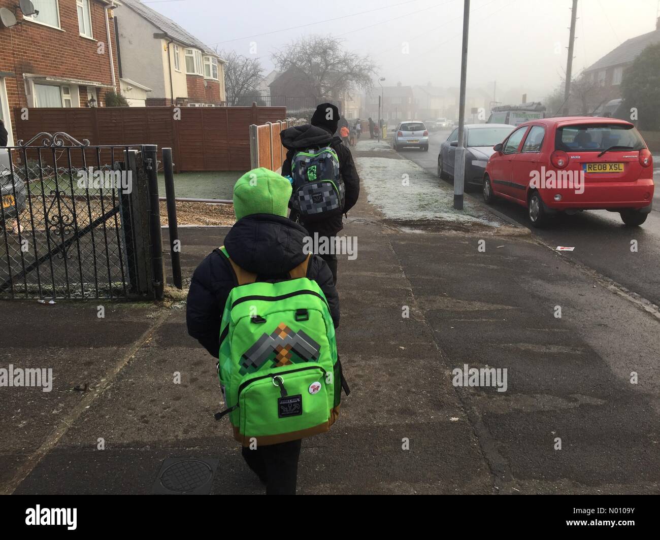 Regno Unito: Meteo Gelo e la nebbia non durante la mattina scuola gestita in lettura, UK. Foto Stock
