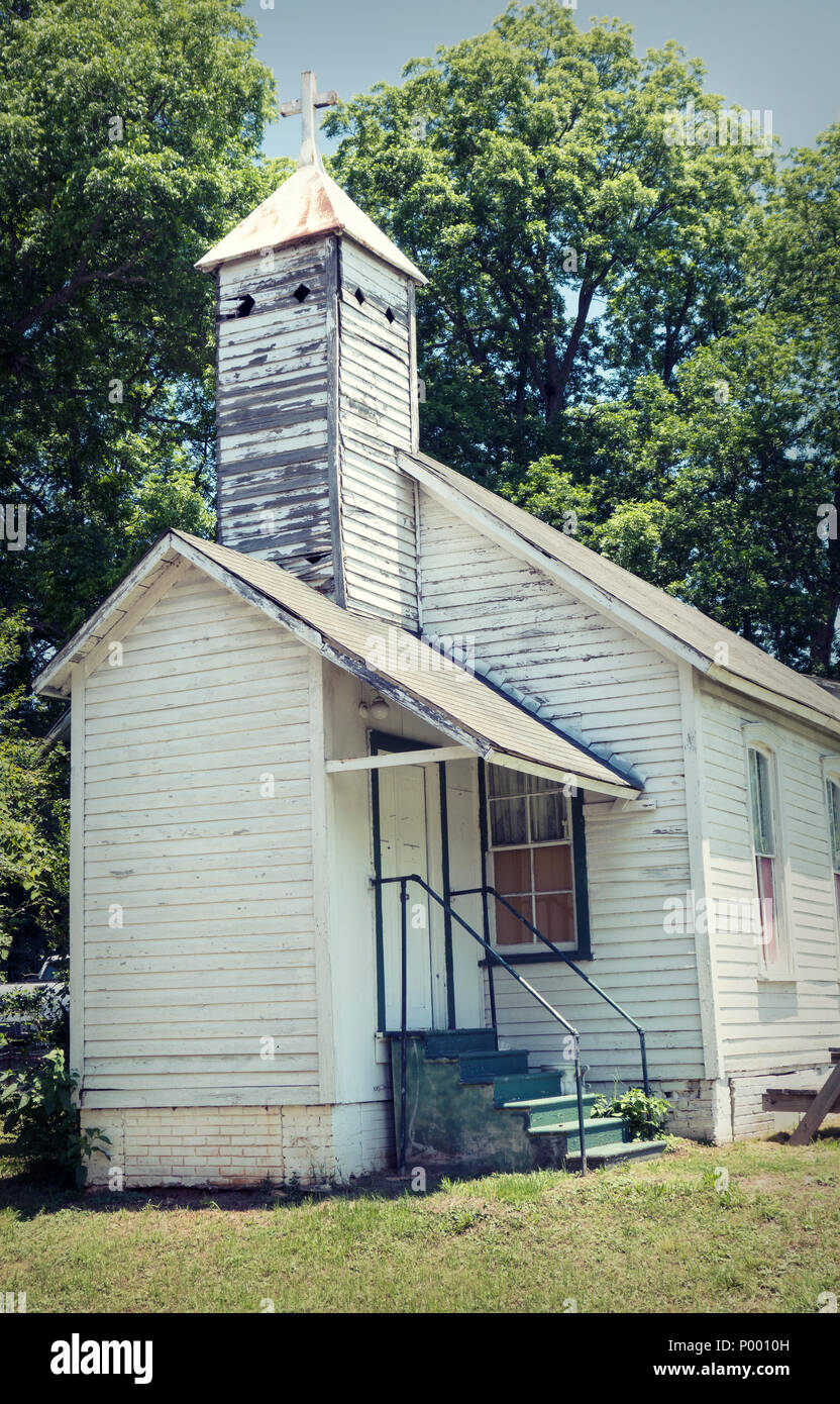 Chiesa fatiscente nelle zone rurali del Nord Carolina USA Foto Stock