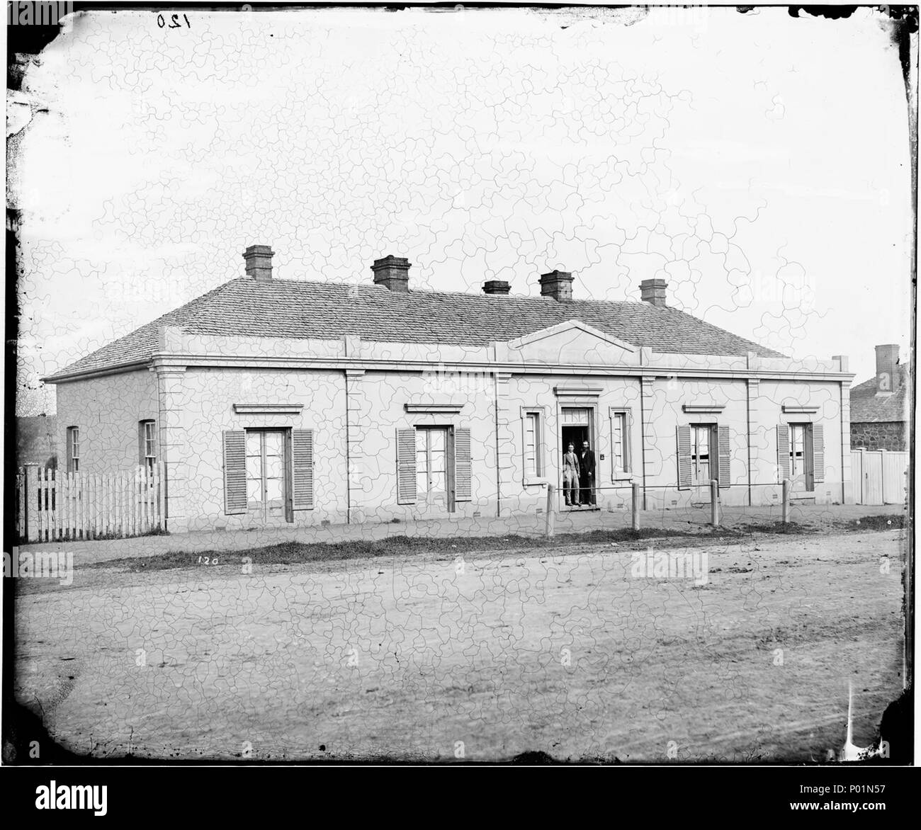. Inglese: Fotografia della banca del Nuovo Galles del Sud in arancione, NSW, Australia adottate tra il 1870 e il 1875. . 6 marzo 2014, 13:21:33. American & Australasian azienda fotografica 1 banca di N.S.W., Orange A2824866h Foto Stock