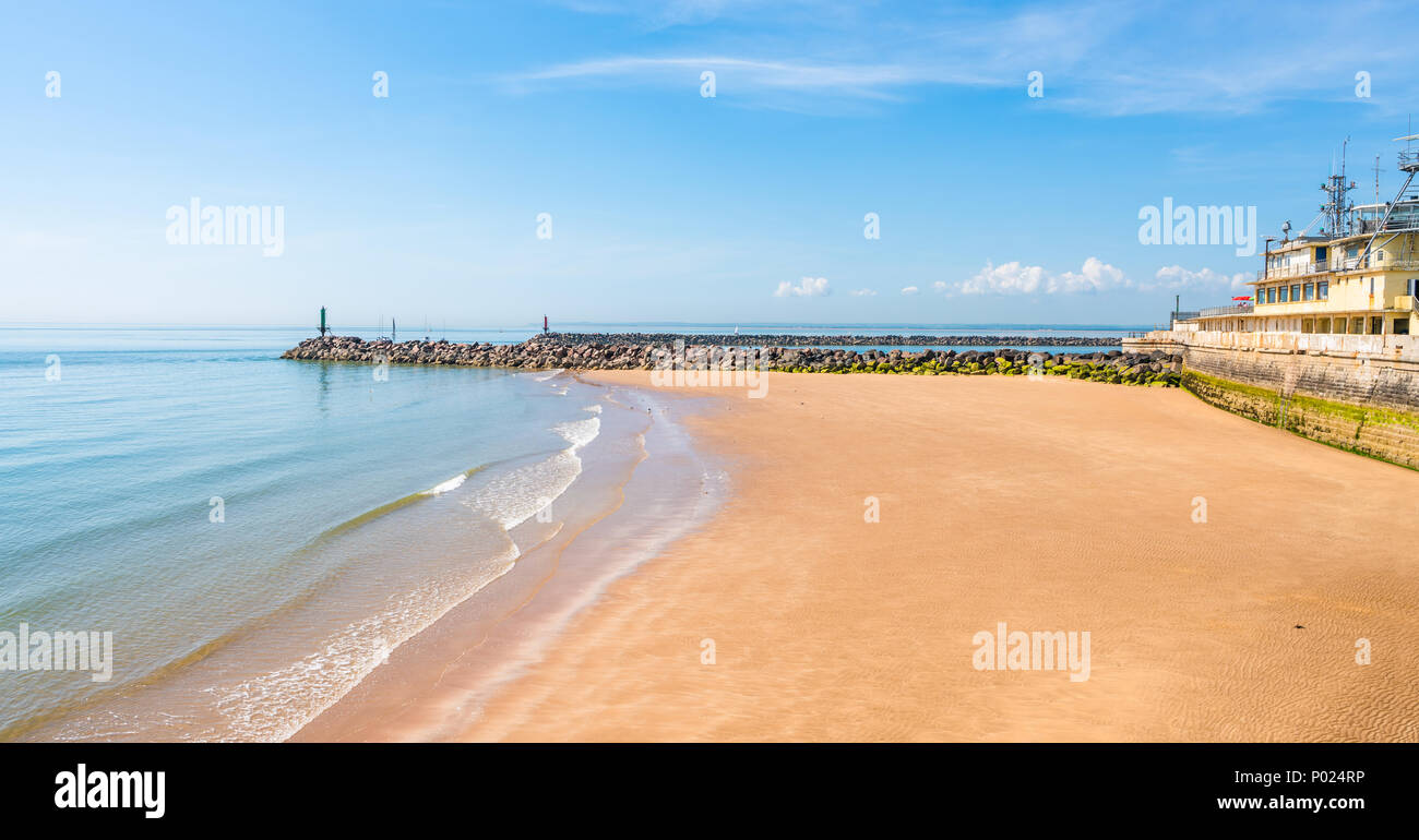 Vista della spiaggia di sabbia a Ramsgate Kent, Regno Unito Foto Stock