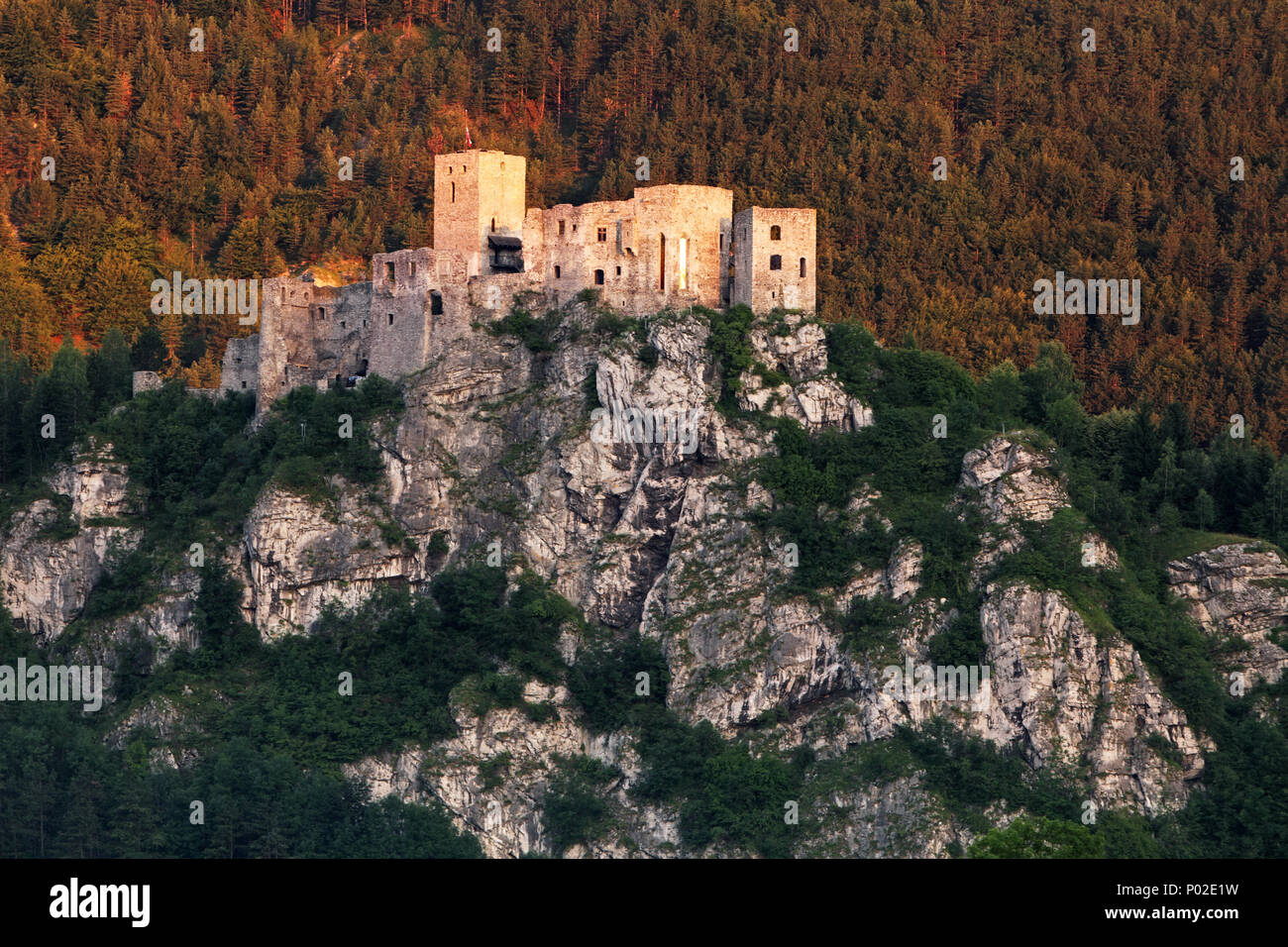 Slovacchia - la rovina del Castello di Strecno Foto Stock