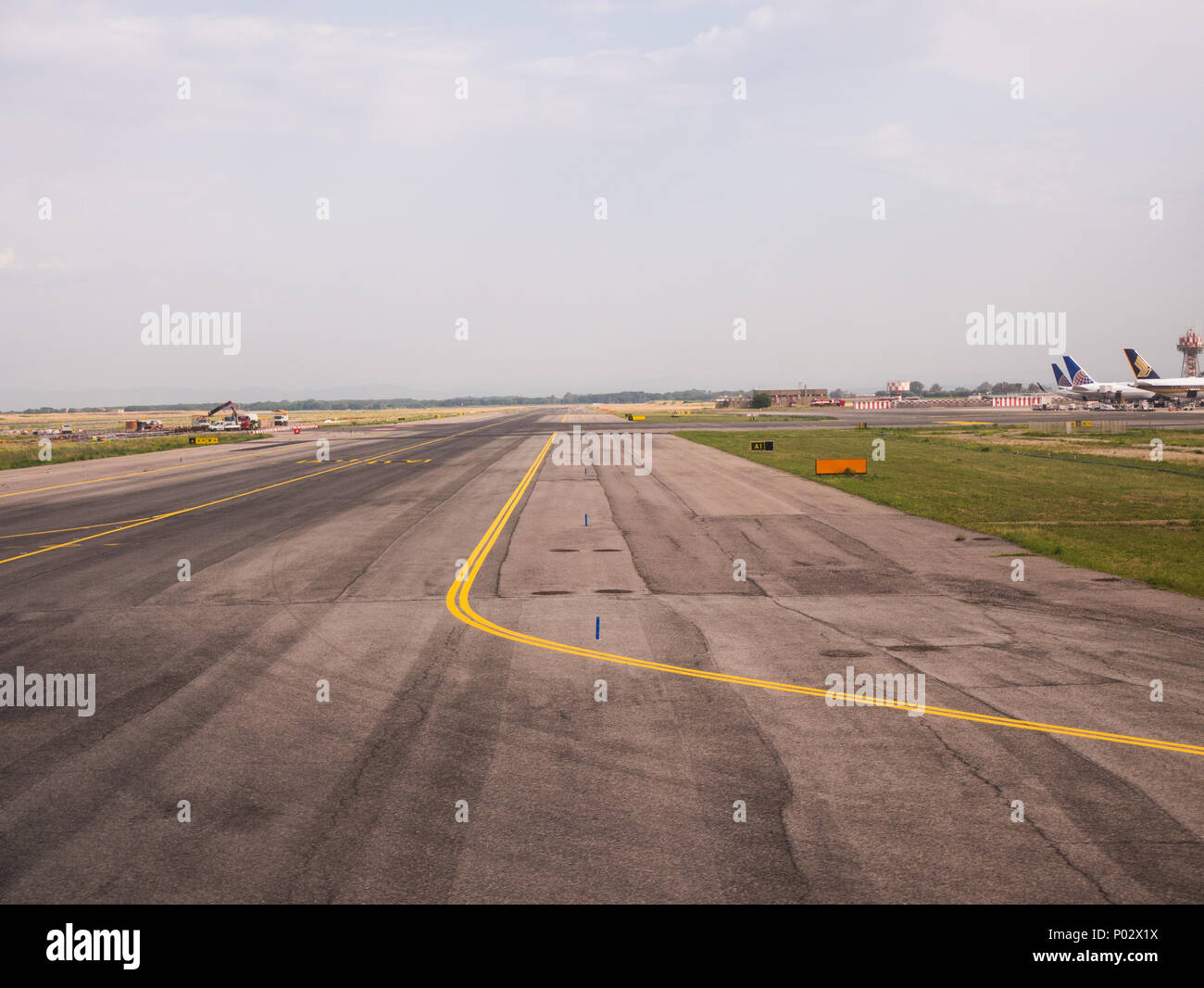 Striscia di atterraggio all'aeroporto di Roma Fiumicino Foto Stock