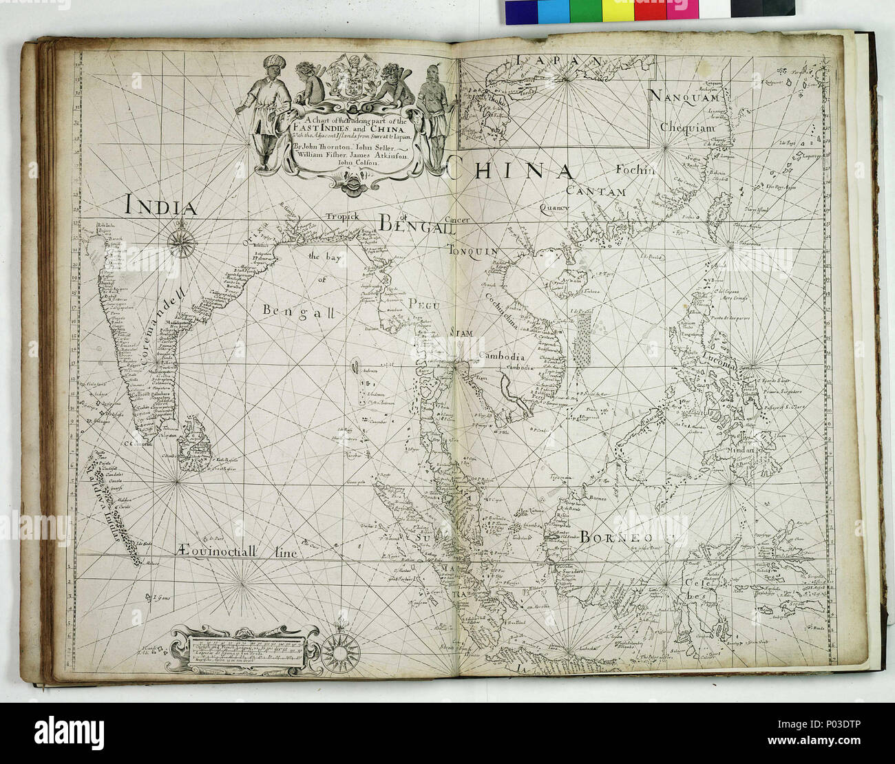 . Inglese: un grafico del tradeing parte delle Indie Orientali e la Cina con le isole adiacenti, da Surrat al foglio JapanBound. Engr. Scala: [ca. 1:11 250 000 (bar)]. Nota cartografica: confini graduato per Latitude. Piano Grafico. Scale Bar in francese e in inglese campionati, campionati spagnolo e olandese miglia. Contenuto Nota: il Giappone è incluso come un riquadro. Un grafico da 'il pilota inglese, il terzo libro, descrivendo... la navigazione orientali". PBE6858, pilota inglese del libro 3, e indie e la Cina . 1677. James Atkinson; John Colson; Giovanni venditore; John Thornton; William Fisher 35 un grafico del tradeing Foto Stock