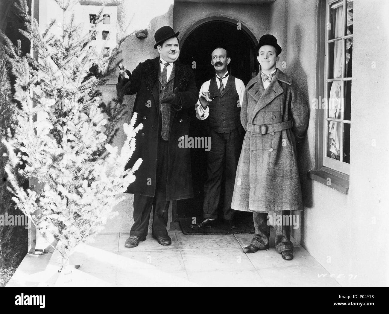 Pellicola originale titolo: grandi affari. Titolo inglese: grandi affari. Regista: james W. HORNE. Anno: 1929. Stelle: Oliver Hardy Stan Laurel; JAMES FINLAYSON. Credito: M.G.M / Album Foto Stock