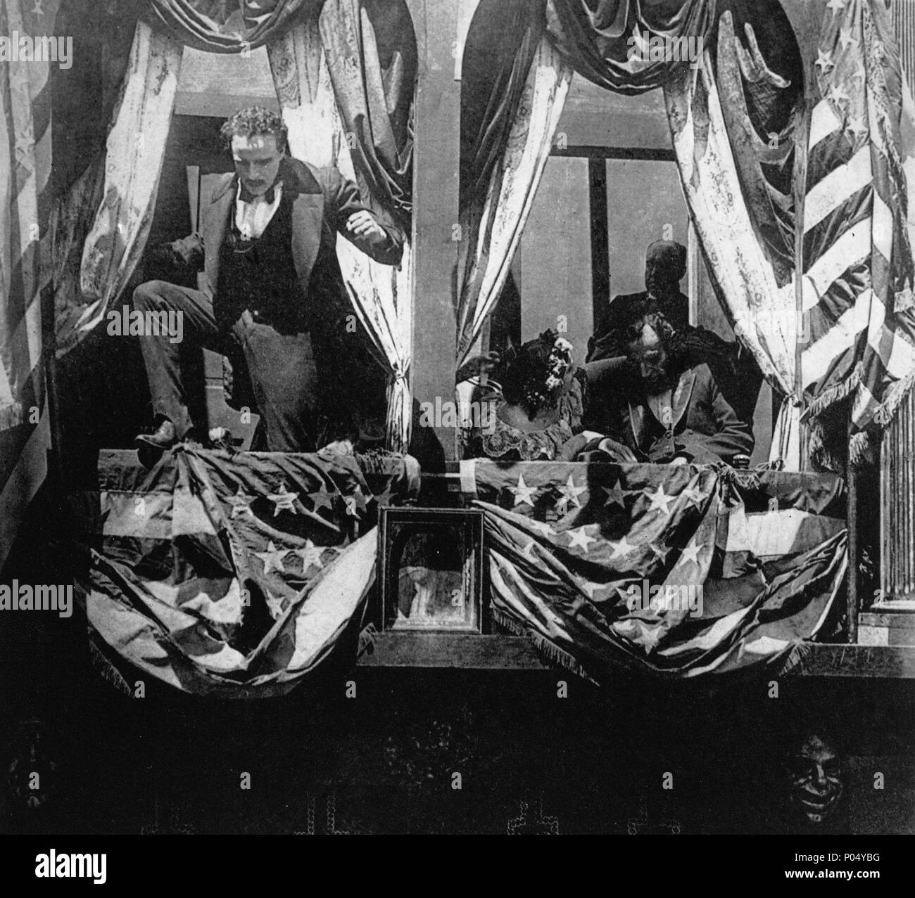 Pellicola originale titolo: la nascita di una nazione. Titolo italiano: la nascita di una nazione. Regista: D. W. Griffith. Anno: 1915. Stelle: RAOUL WALSH; JOSEPH HENABERY. Credito: EPIC / Album Foto Stock