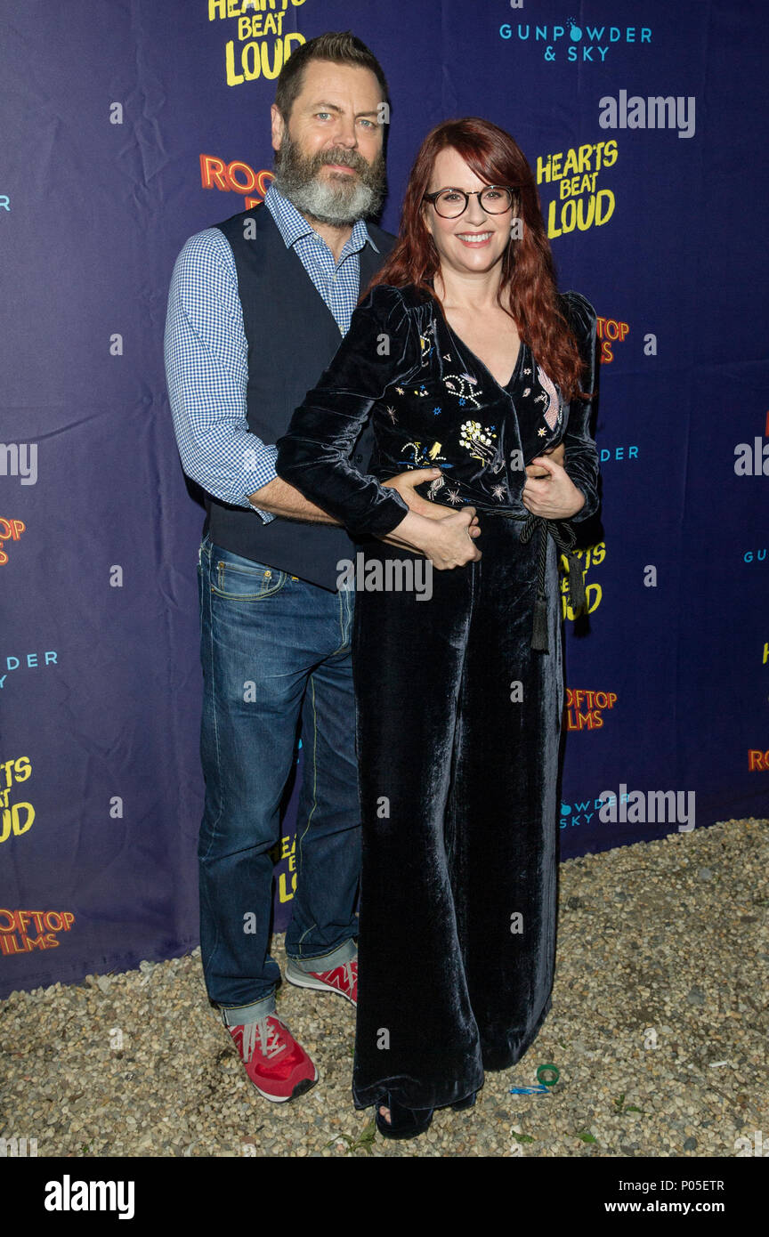 New York, Stati Uniti. Il 6 giugno, 2018. Nick Offerman e Megan Mullally frequentare il cuore batte forte New York Premiere a Pioneer opere Credito: Lev Radin/Pacific Press/Alamy Live News Foto Stock