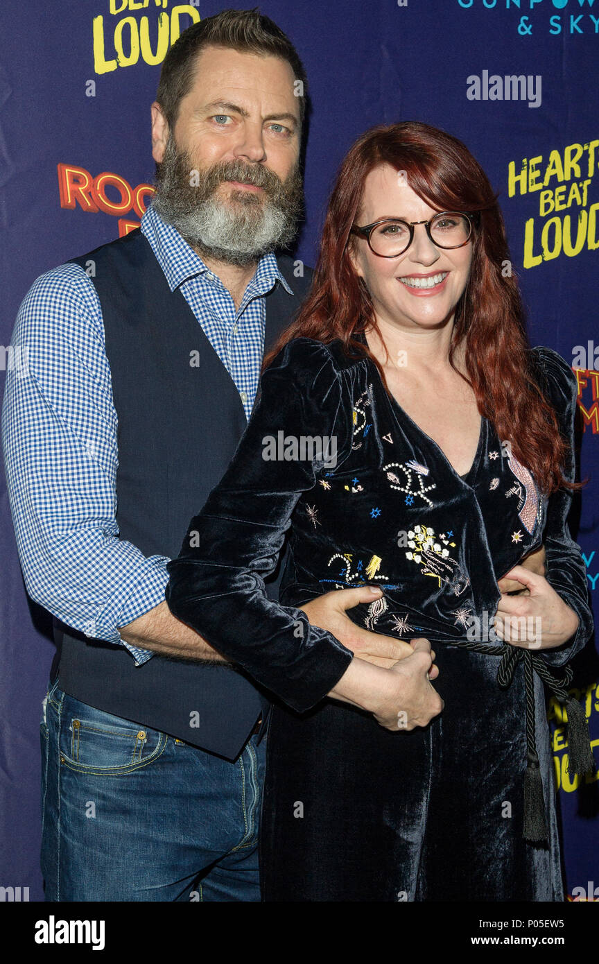 New York, Stati Uniti. Il 6 giugno, 2018. Nick Offerman e Megan Mullally frequentare il cuore batte forte New York Premiere a Pioneer opere Credito: Lev Radin/Pacific Press/Alamy Live News Foto Stock