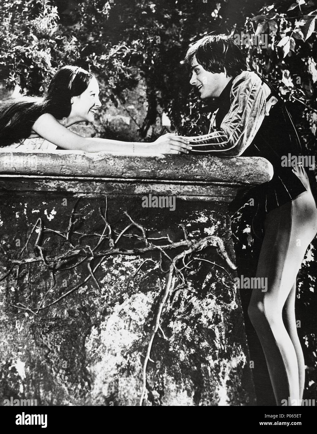 Pellicola originale titolo: Romeo e Giulietta. Titolo inglese: Romeo e Giulietta. Regista: FRANCO ZEFFIRELLI. Anno: 1968. Stelle: OLIVIA HUSSEY; LEONARD WHITING. Credito: Paramount Pictures / Album Foto Stock