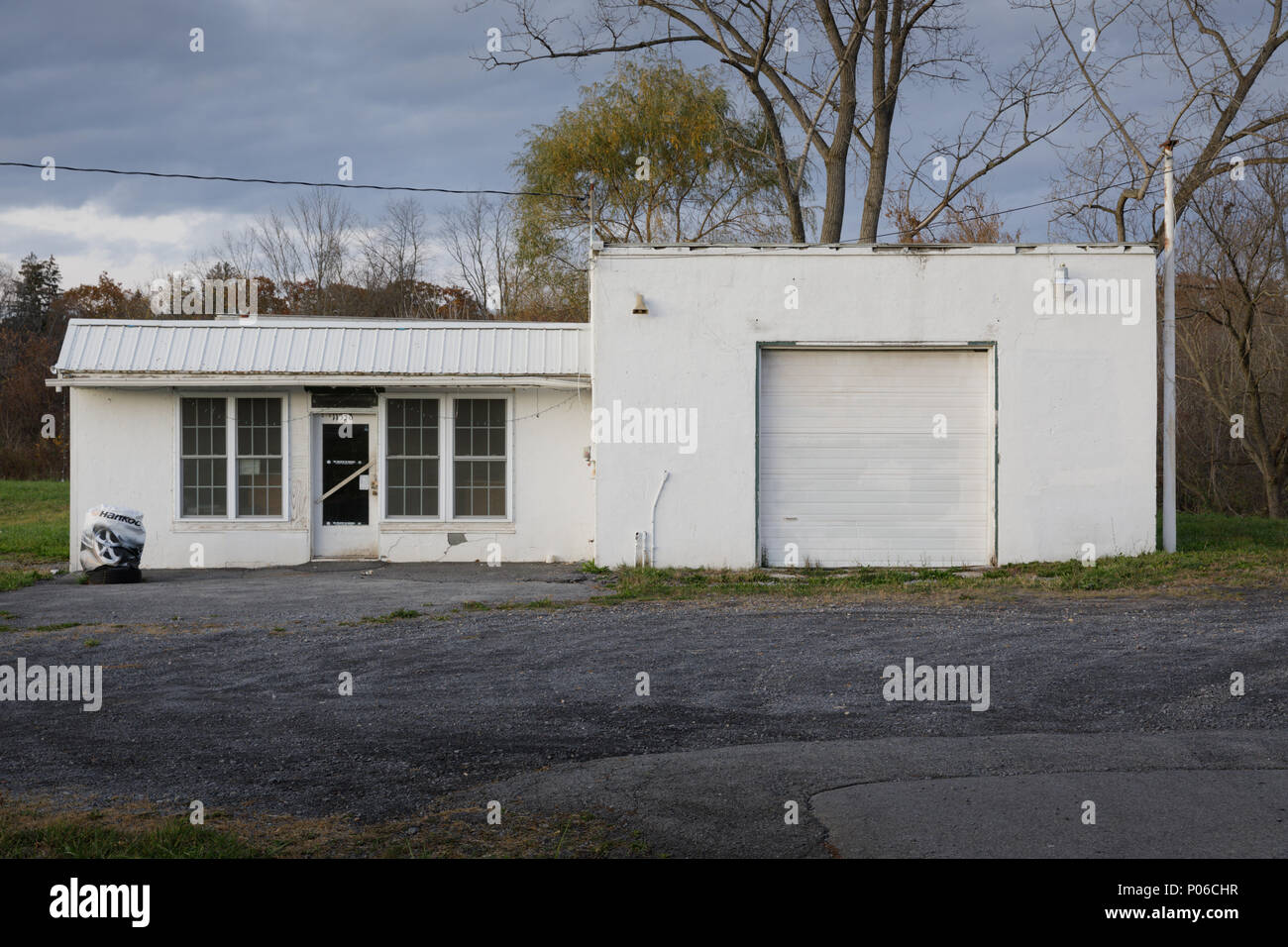 La contea di SCHOHARIE, NY/STATI UNITI D'America - 31 ottobre 2017: architettura vernacolare in Duanesburg, Schoharie County, nello Stato di New York, Stati Uniti d'America Foto Stock