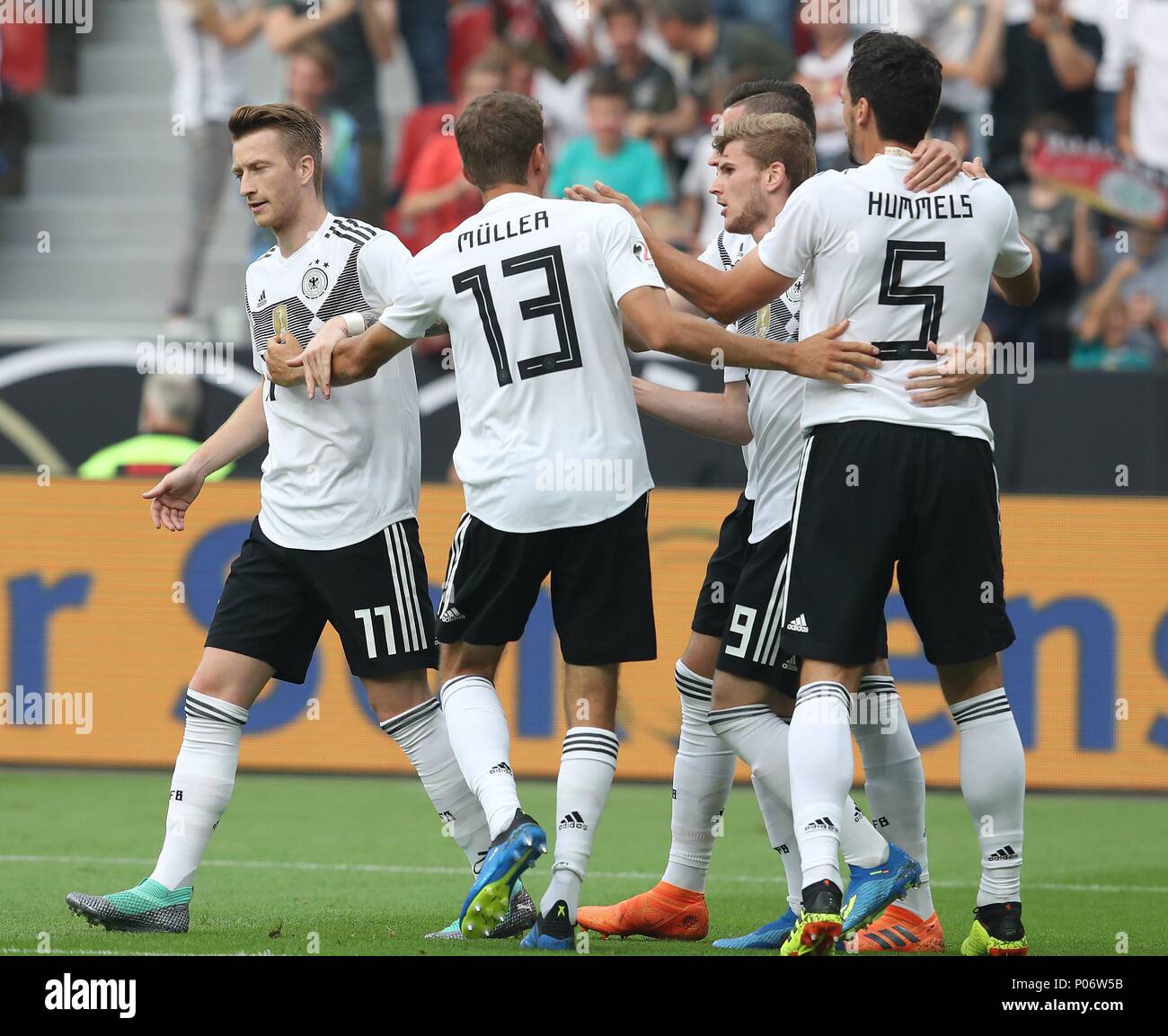 Leverkusen, Deutschland. Il giorno 08 Giugno, 2018. firo Calcio: Calcio: 08.06.2018 Squadra Nazionale Test match: Germania - Arabia Saudita jubel marco reus, thomas muller per goalscoring 1: 0 Timo werner con hummels. | Utilizzo di credito in tutto il mondo: dpa/Alamy Live News Foto Stock