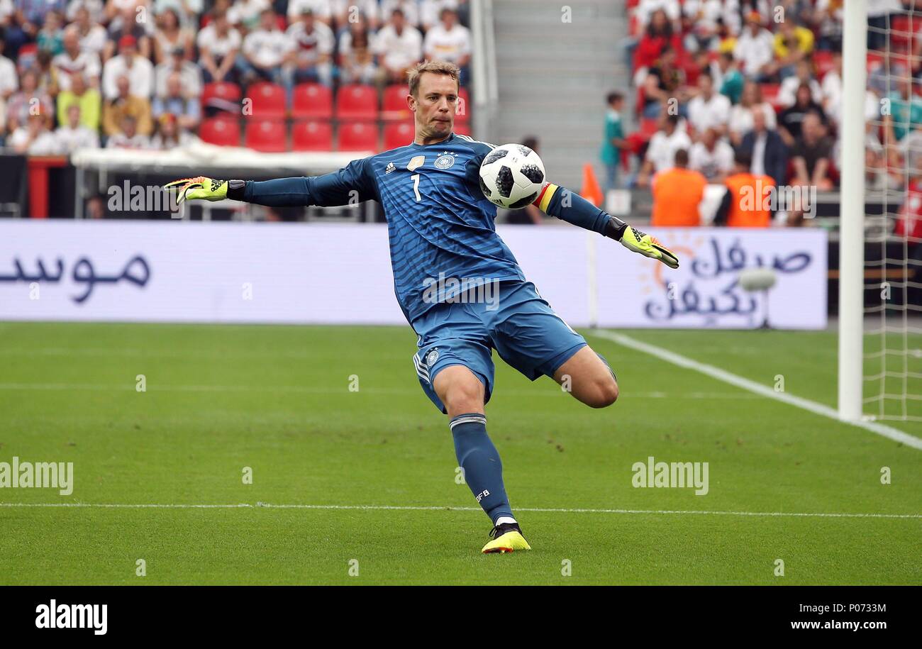 Leverkusen, Deutschland. Il giorno 08 Giugno, 2018. firo Calcio, 08.06.2018 Landerspiel, amichevole, gioco di prova stagione 2018/2019, Nati, team nazionale tedesco Germania, GER - Arabia Saudita KSA 2: 1 GER portiere obiettivo-keeper portiere Manuel Neuer, singola azione | Utilizzo di credito in tutto il mondo: dpa/Alamy Live News Foto Stock