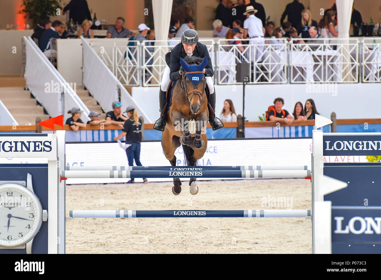 Cannes, Francia. Il giorno 08 Giugno, 2018. Il tedesco David sarà on forest gump compete durante il 2018 Longines Global Champions Tour CSI5 stelle di Cannes del giugno 08, 2018 Credit: BTWImages Sport/Alamy Live News Foto Stock