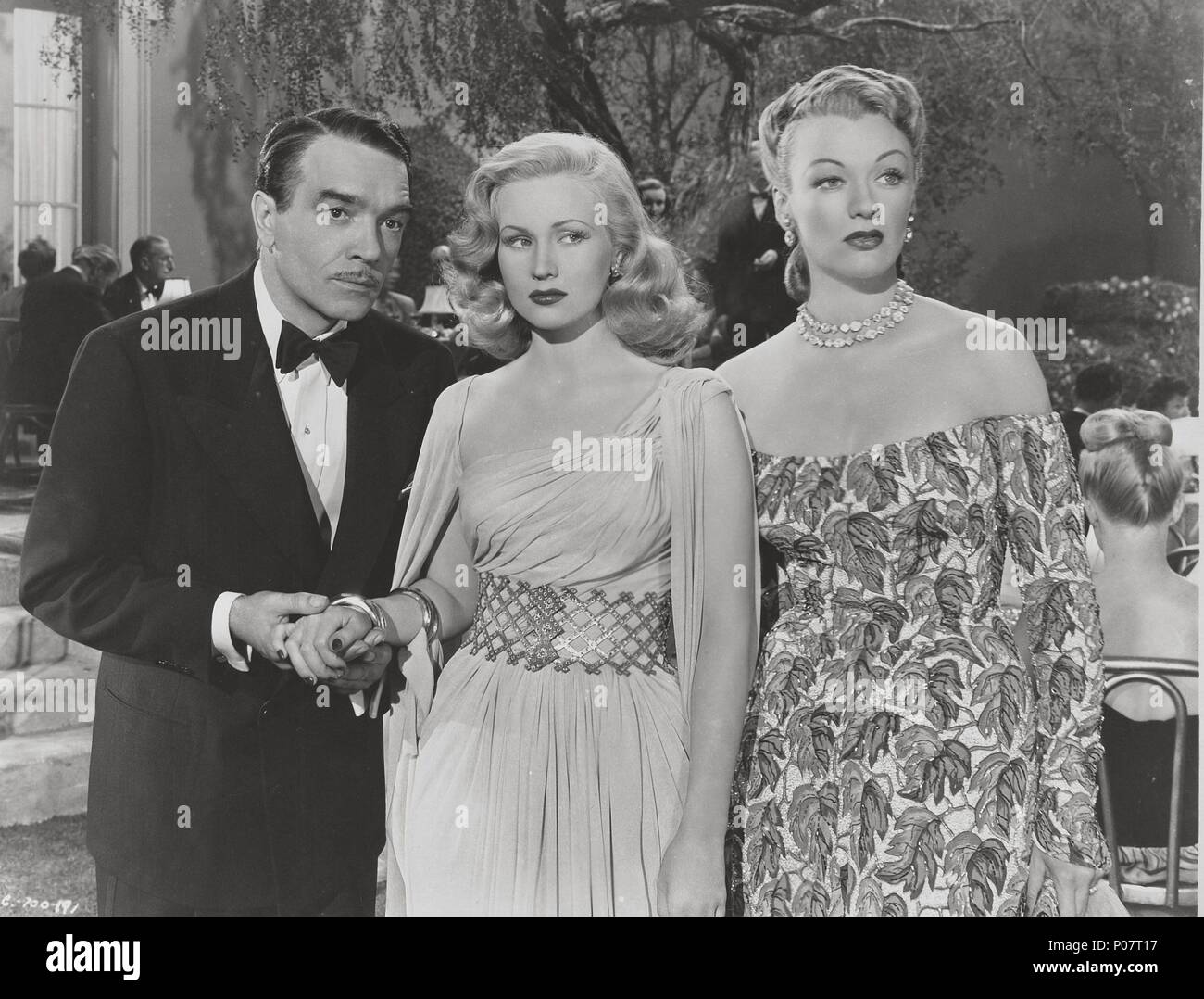 Pellicola originale titolo: il ragazzo da Brooklyn. Titolo inglese: il ragazzo da Brooklyn. Regista: NORMAN Z. MCLEOD. Anno: 1946. Stelle: VIRGINIA MAYO; EVE ARDEN; WALTER ABEL. Credito: RKO / Album Foto Stock