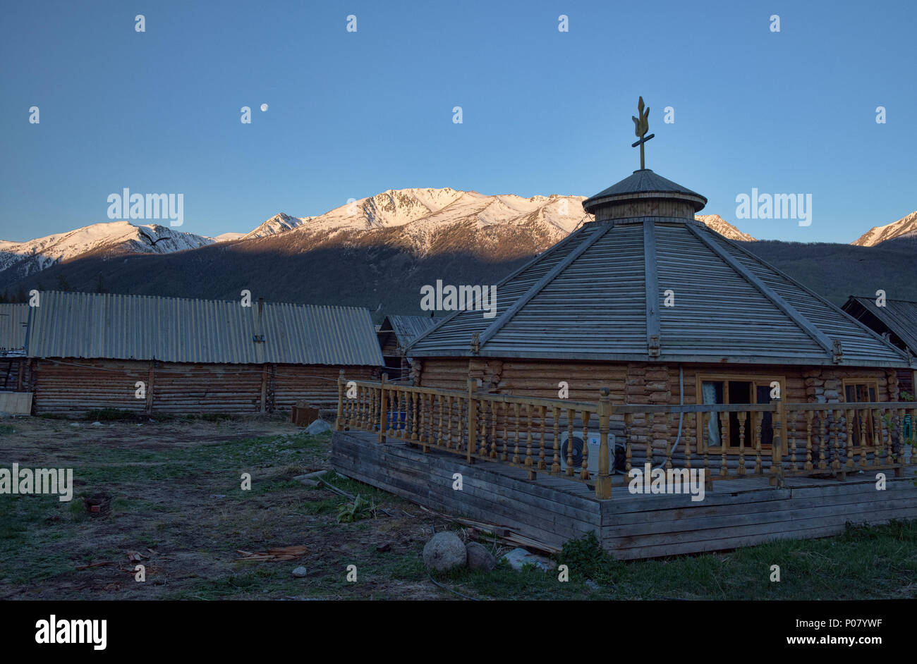 Villaggio Tuvan, Kanas Lake National Park, Xinjiang, Cina Foto Stock