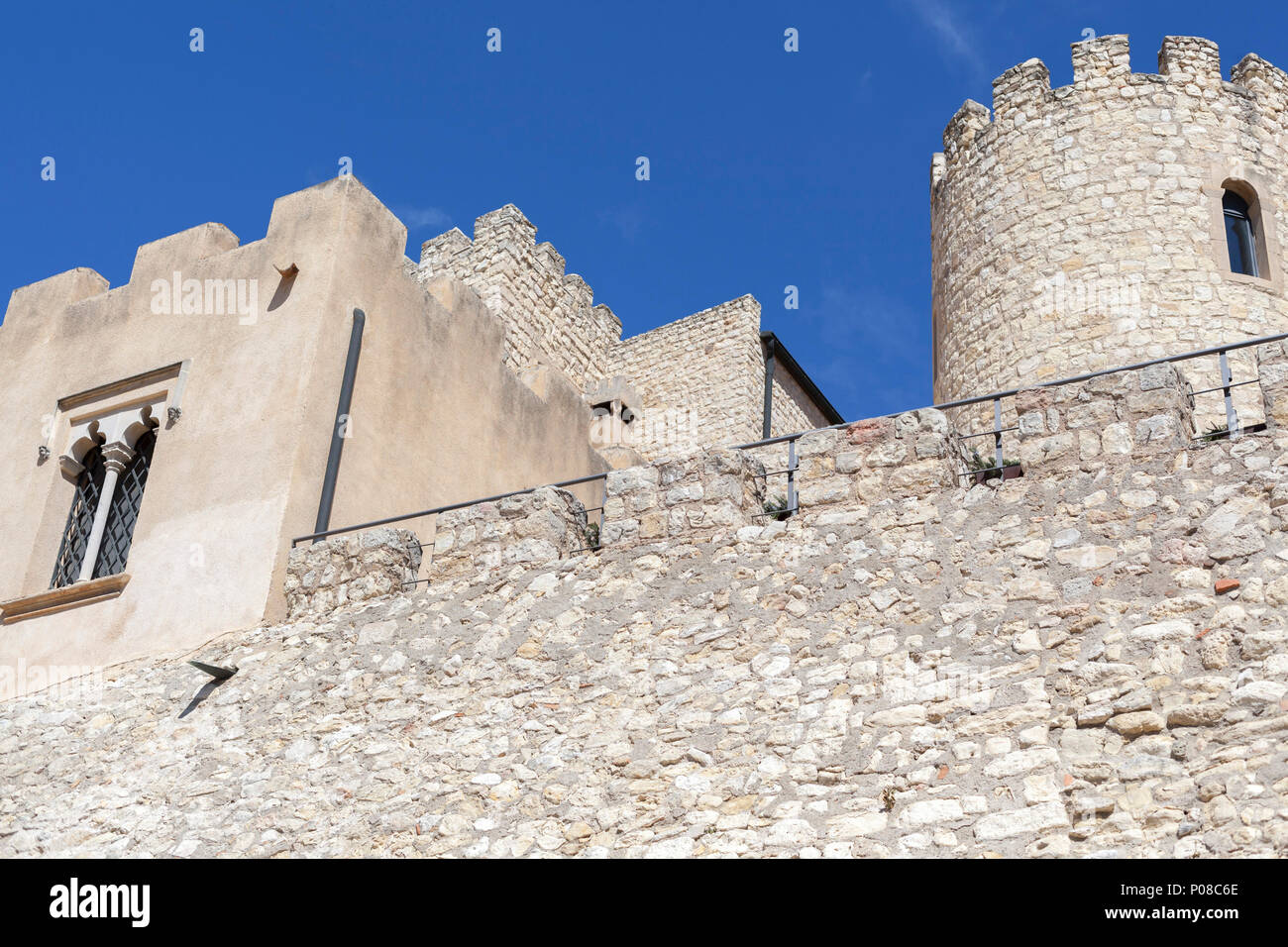 Castello, Castillo de Castellet, ospita Abertis Foundation,Centro Internazionale per il Mediterraneo riserva biosfera u Foto Stock