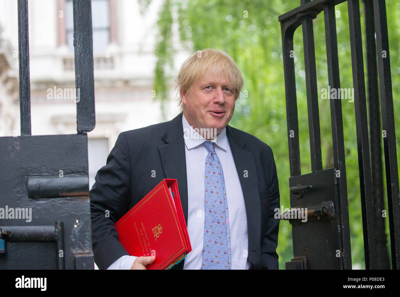 Boris Johnson, ex Segretario di Stato per gli affari esteri, arriva a Downing Street per una riunione del gabinetto Foto Stock