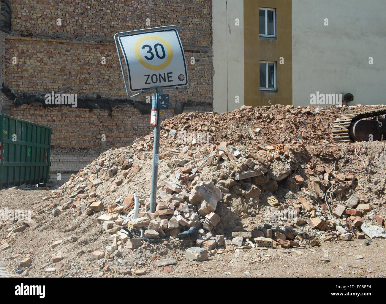 Berlino, Germania, escavatore su un terreno edificabile Foto Stock