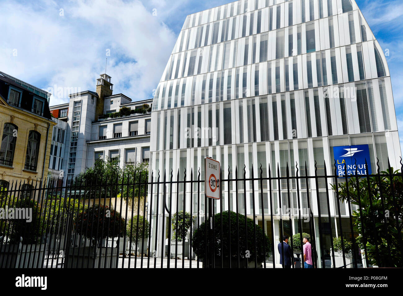 La Banque Postale - Rue de Vaugirard - Parigi Foto Stock