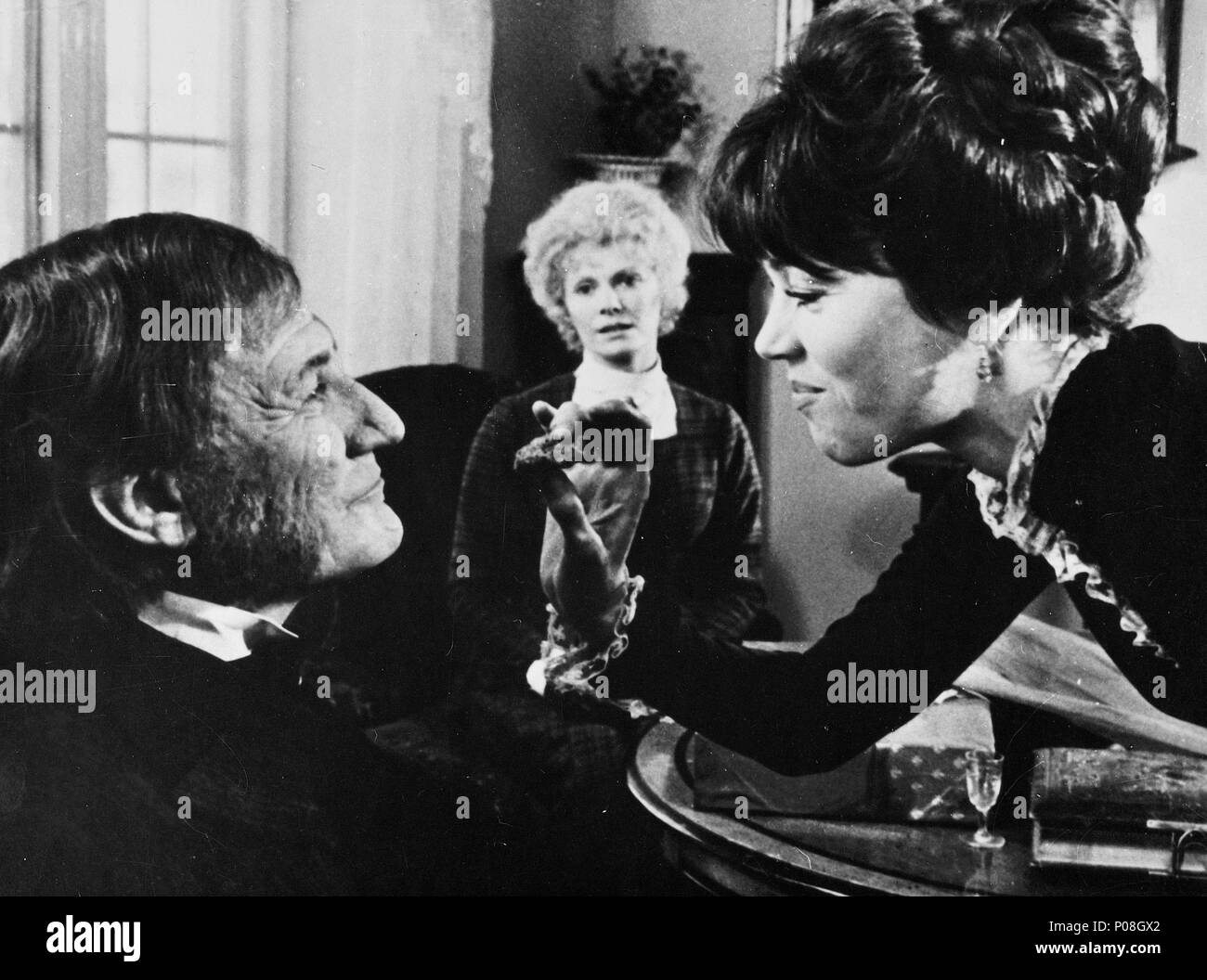 Pellicola originale titolo: una casa delle bambole. Titolo italiano: una casa delle bambole. Regista: JOSEPH LOSEY. Anno: 1973. Stelle: DELPHINE SEYRIG; Jane Fonda; TREVOR HOWARD. Credito: WORLD FILM SERVIZI / Album Foto Stock
