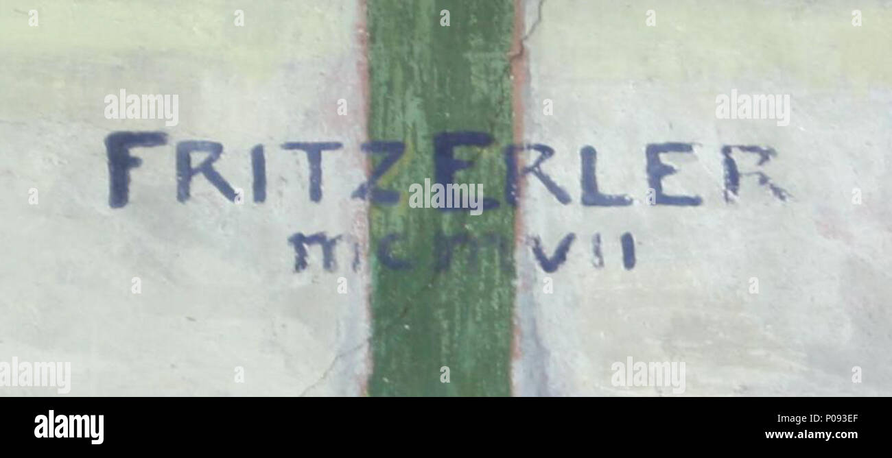 . Deutsch: Namenszug Fritz Erler MCMVII auf einem Wandgemälde im Muschelsaal des Kurhaus Wiesbaden questo è un'immagine dell'Hessian Kulturdenkmal (monumento culturale) con ID sconosciuto? . Il 26 febbraio 2013. Fritz Erler (1868-1940) 73 Namenszug Fritz Erler 1907 Foto Stock