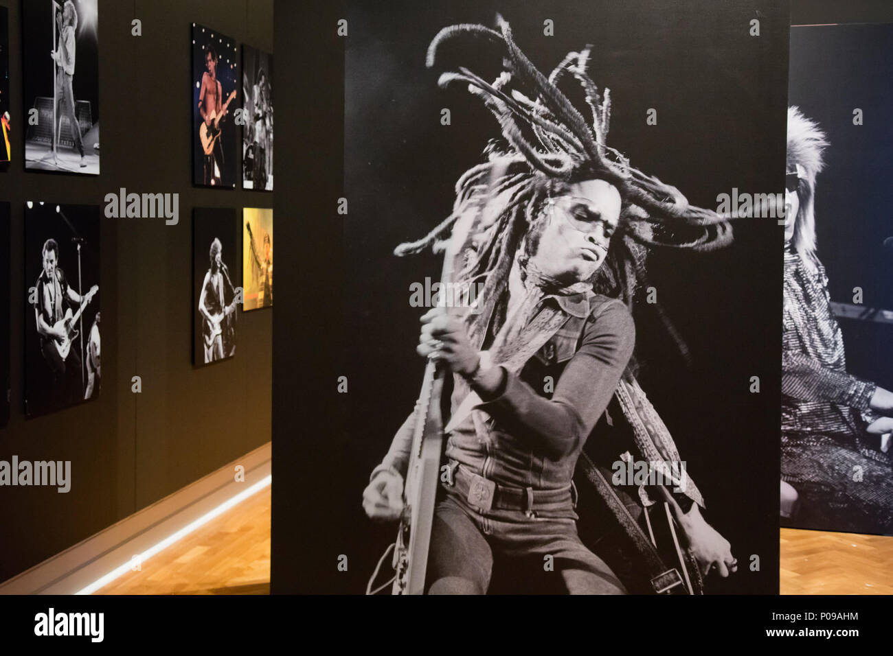 . Inglese: Esposizione: che cosa una vita Rock fotografia di Tony Mott . Il 15 ottobre 2015. Hamilton Churton (Biblioteca dello stato del NSW) 1 Mostra. Che cosa una vita Rock fotografia di Tony Mott Foto Stock