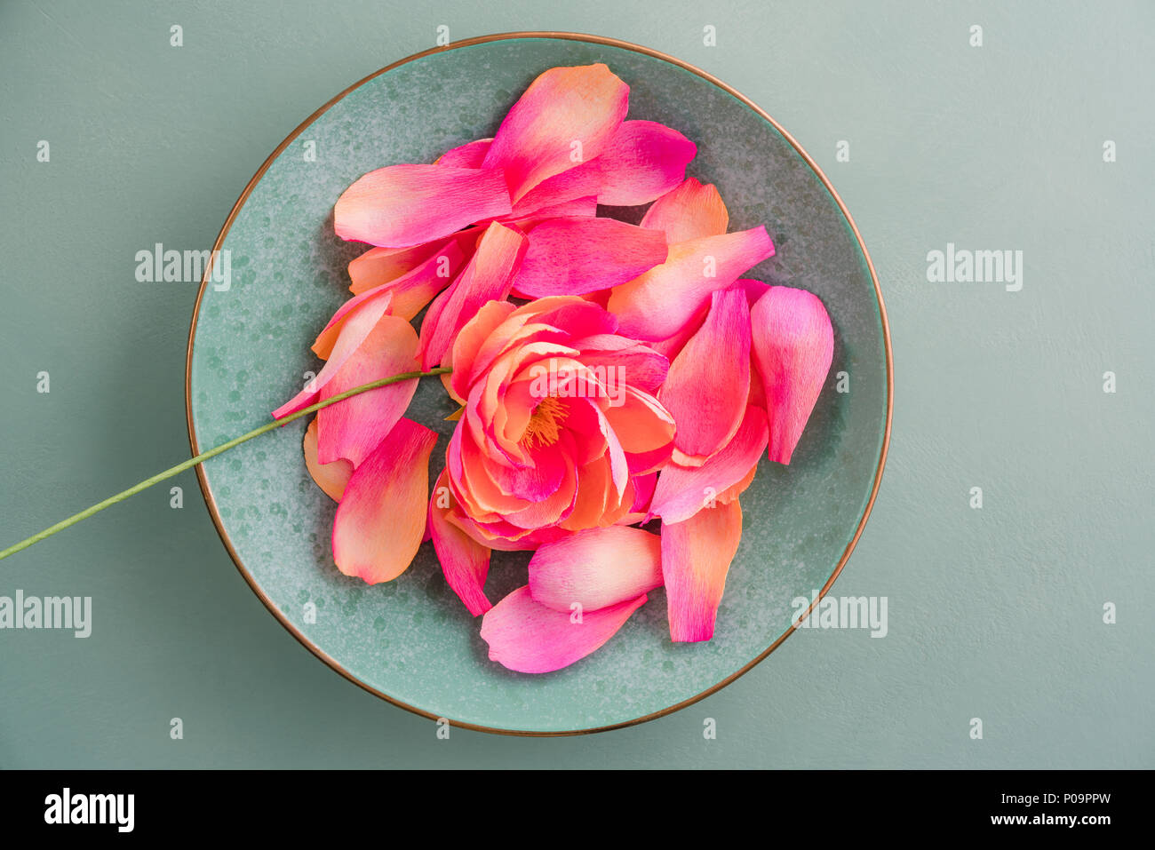 Fatte A Mano E Tinti A Mano Carta Crespa Peonia Fiori Con