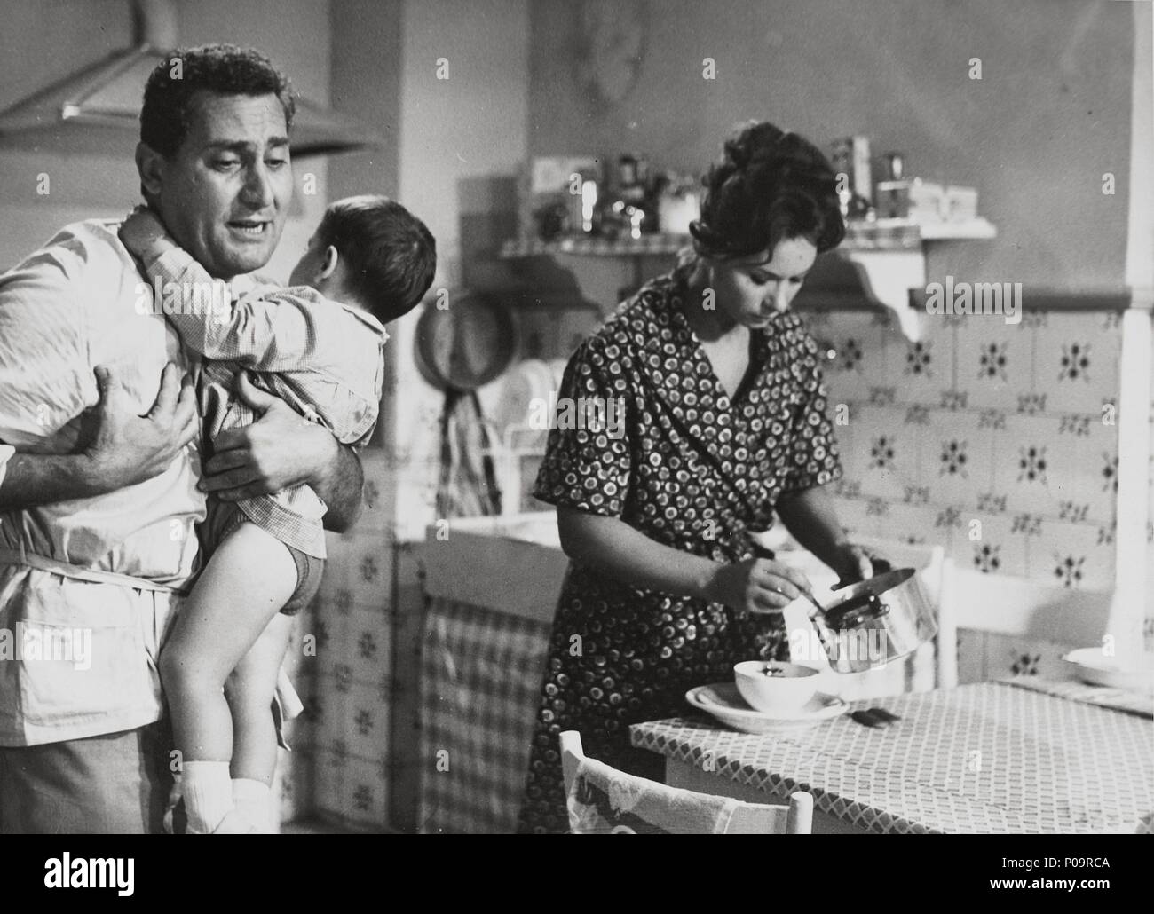 Pellicola originale Titolo: UNA VITA DIFFICILE. Titolo italiano: una vita difficile. Regista: DINO RISI. Anno: 1961. Foto Stock