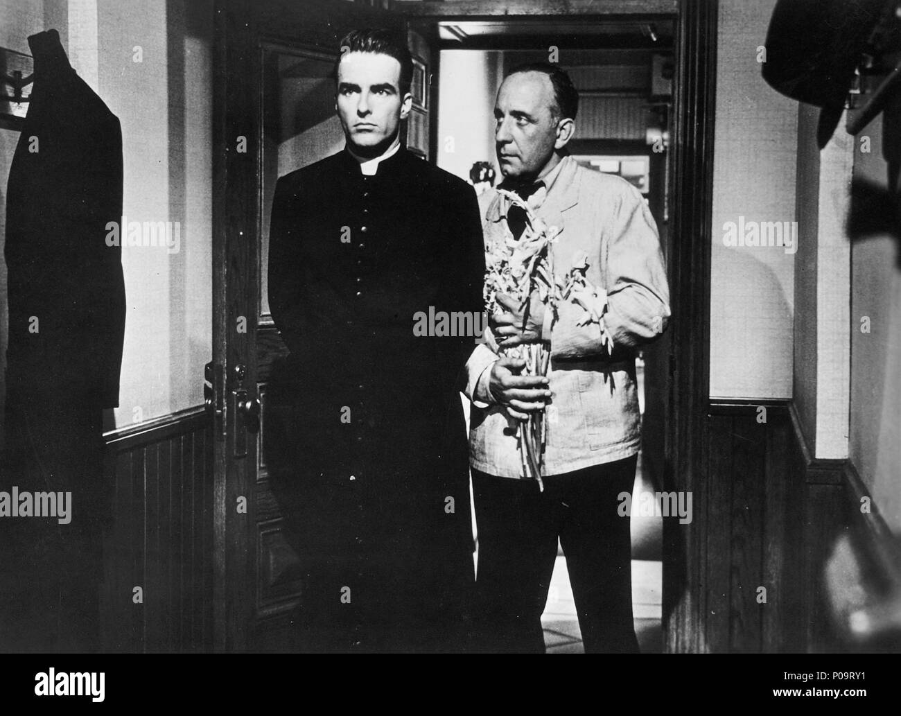 Pellicola originale titolo: CONFESSO. Titolo inglese: CONFESSO. Regista: Alfred Hitchcock. Anno: 1953. Stelle: MONTGOMERY CLIFT. Credito: WARNER BROTHERS / Album Foto Stock